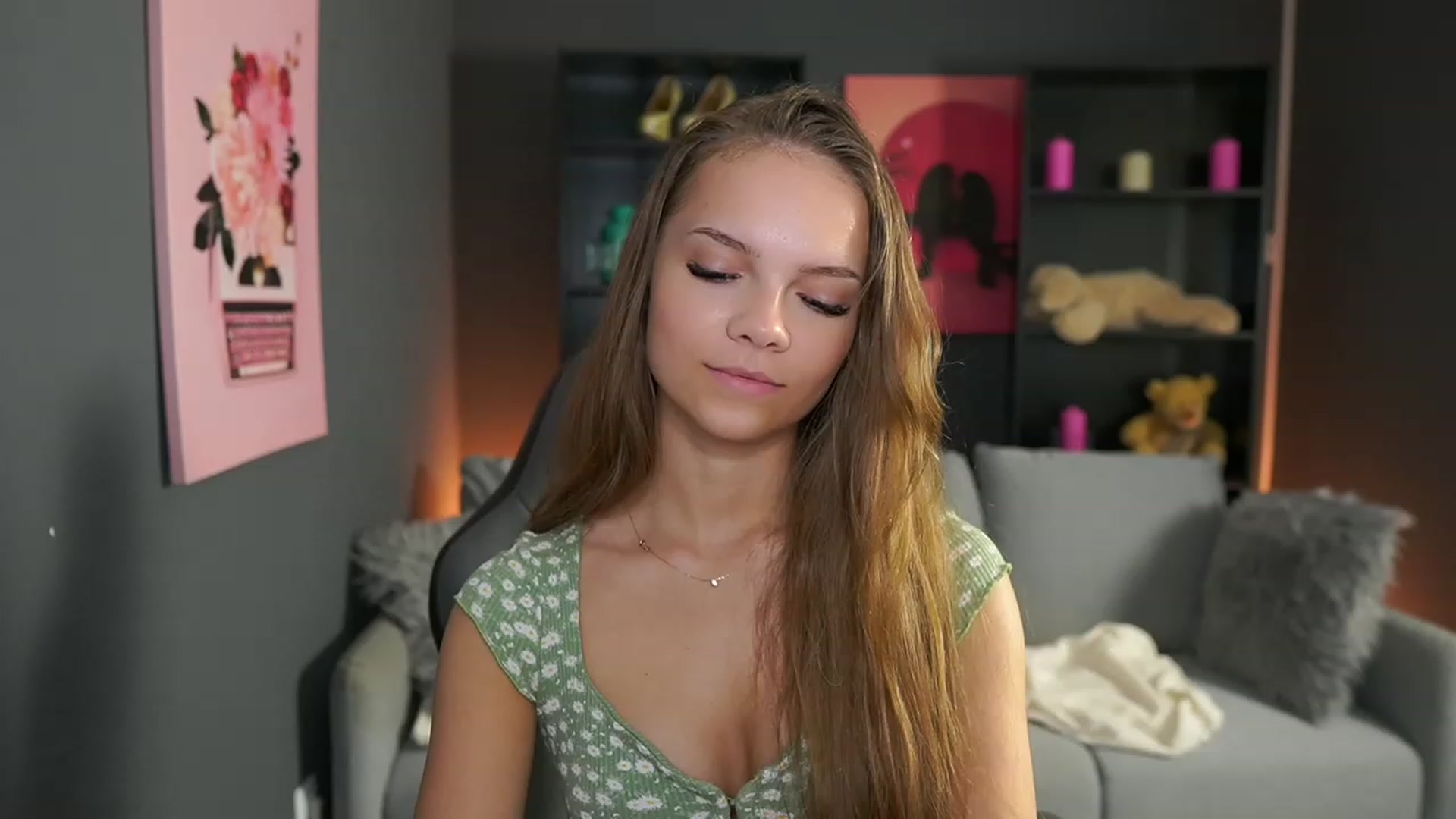Gallery image thumbnail from Natasha_Malk's myfreecams stream on, 10/27/2023, 11:36 image 7 of 20
