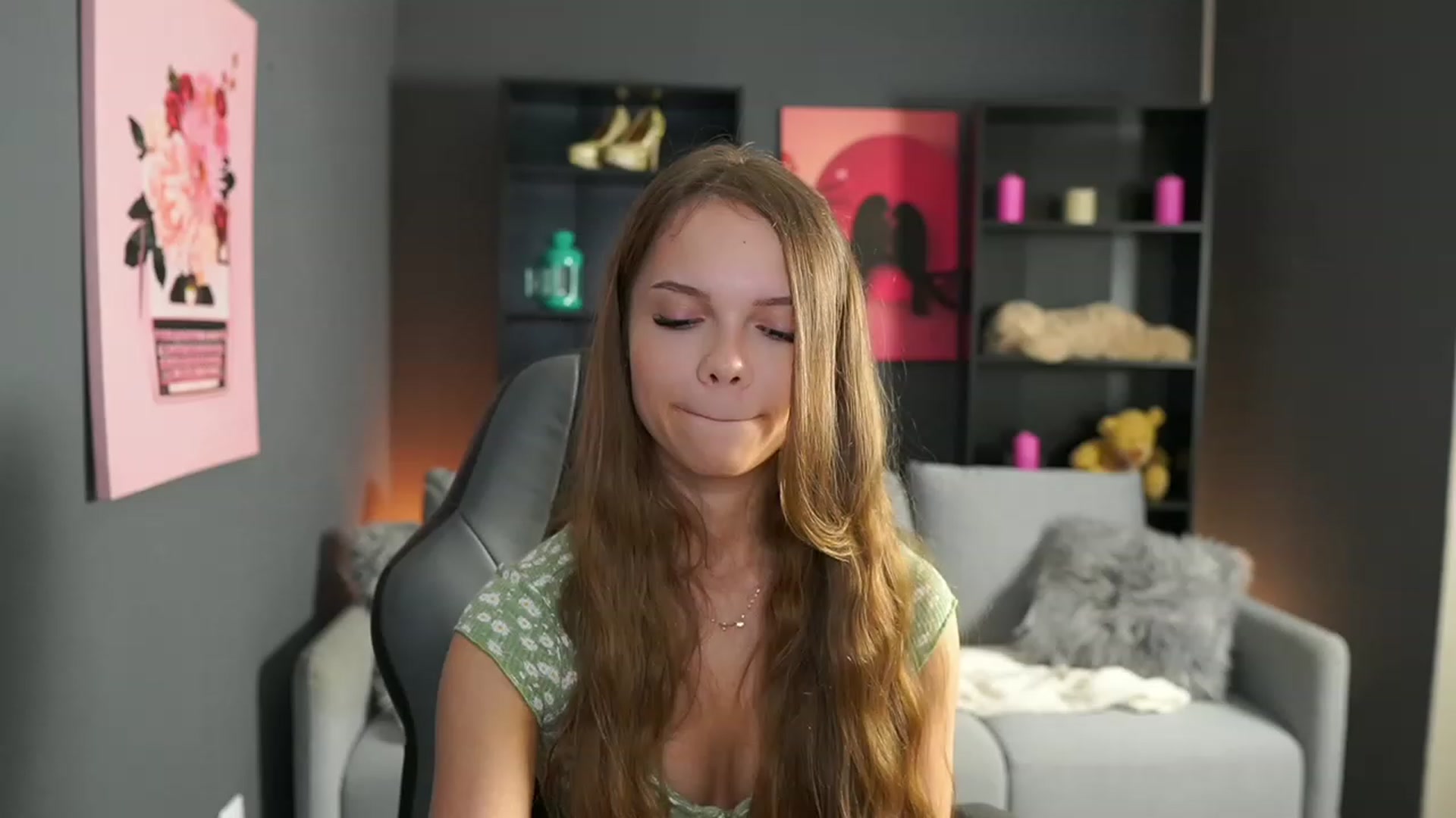 Gallery image thumbnail from Natasha_Malk's myfreecams stream on, 11/05/2023, 14:30 image 3 of 20