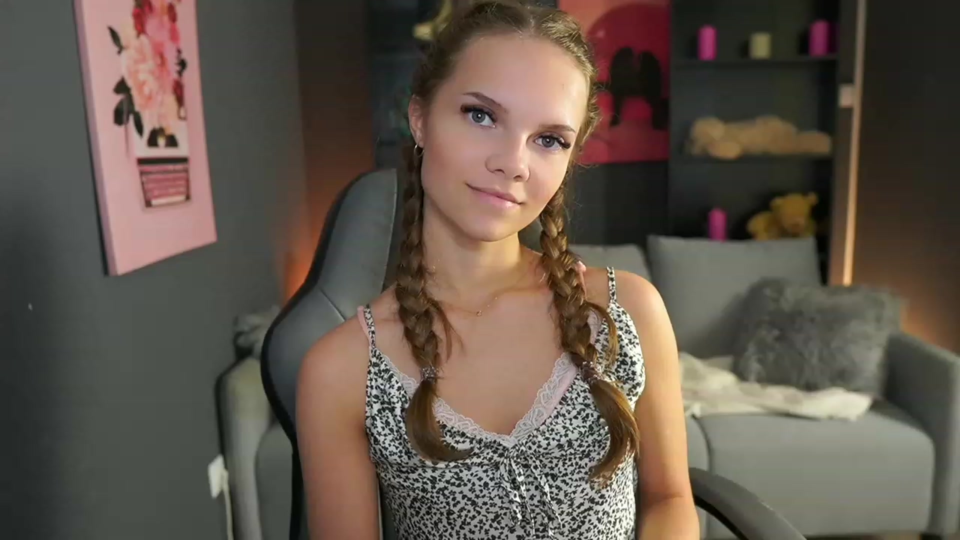 Gallery image thumbnail from Natasha_Malk's myfreecams stream on, 11/18/2023, 17:09 image 1 of 20