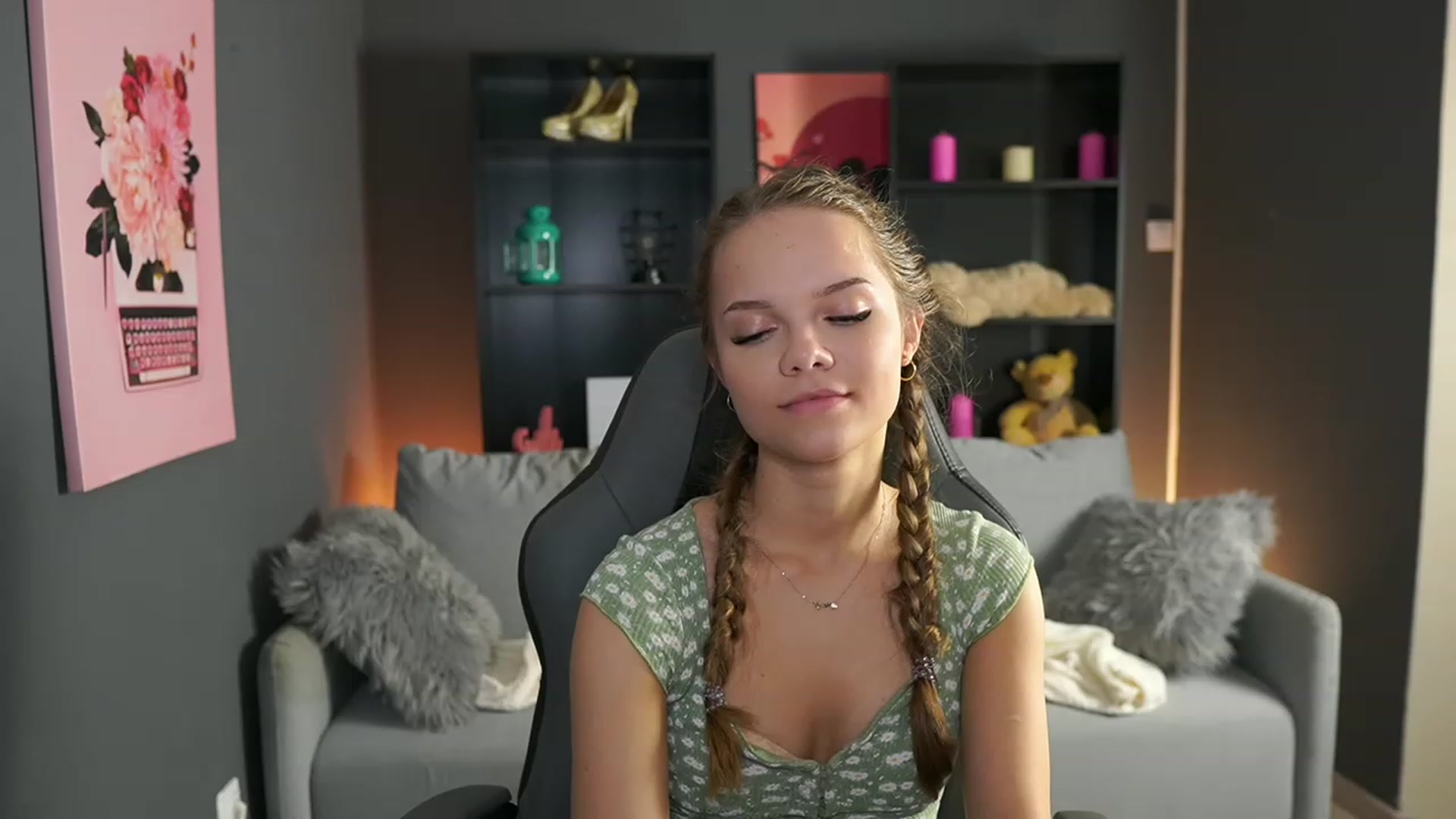 Gallery image thumbnail from Natasha_Malk's myfreecams stream on, 11/26/2023, 14:40 image 13 of 20
