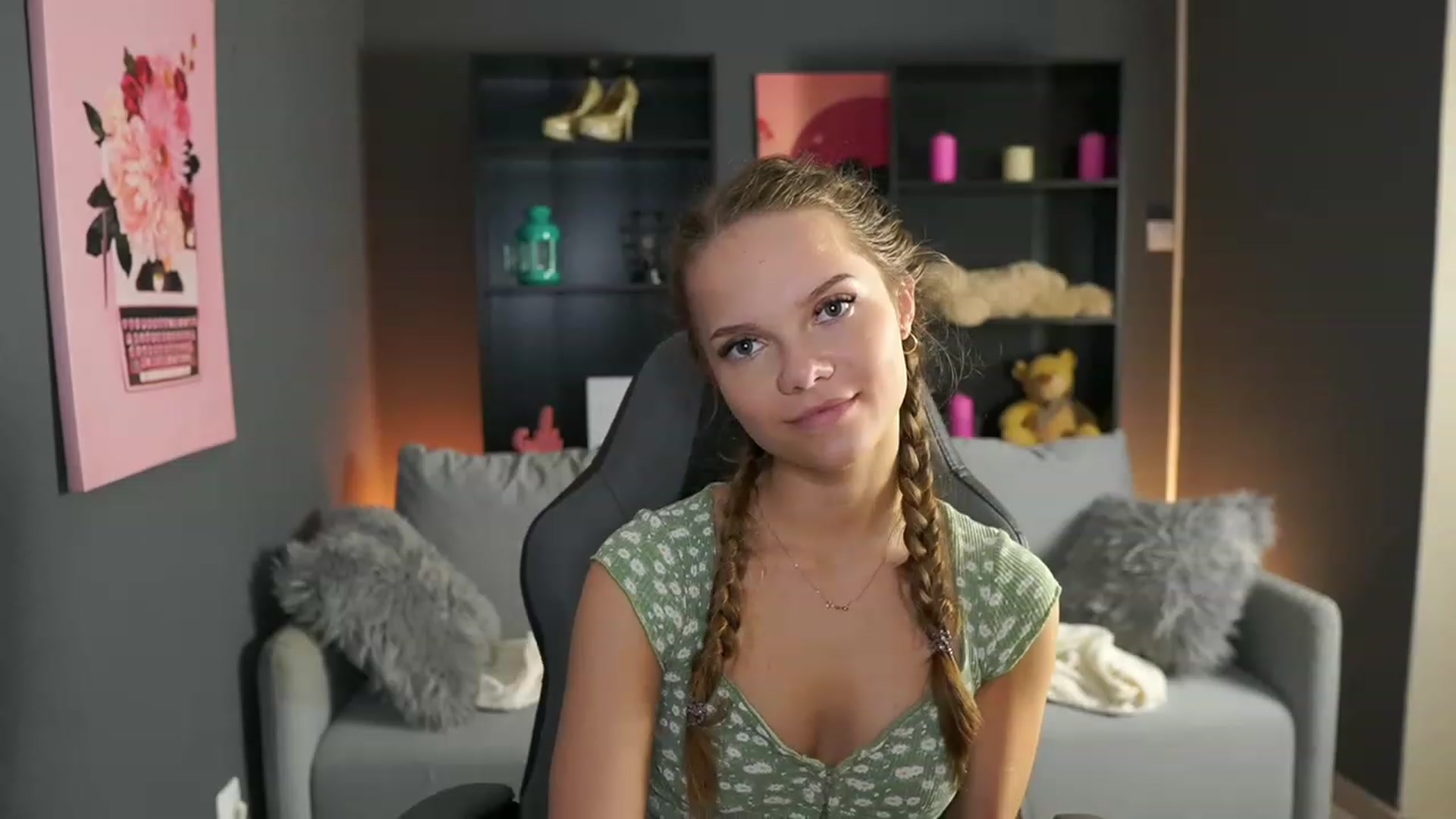 Gallery image thumbnail from Natasha_Malk's myfreecams stream on, 11/26/2023, 14:40 image 15 of 20