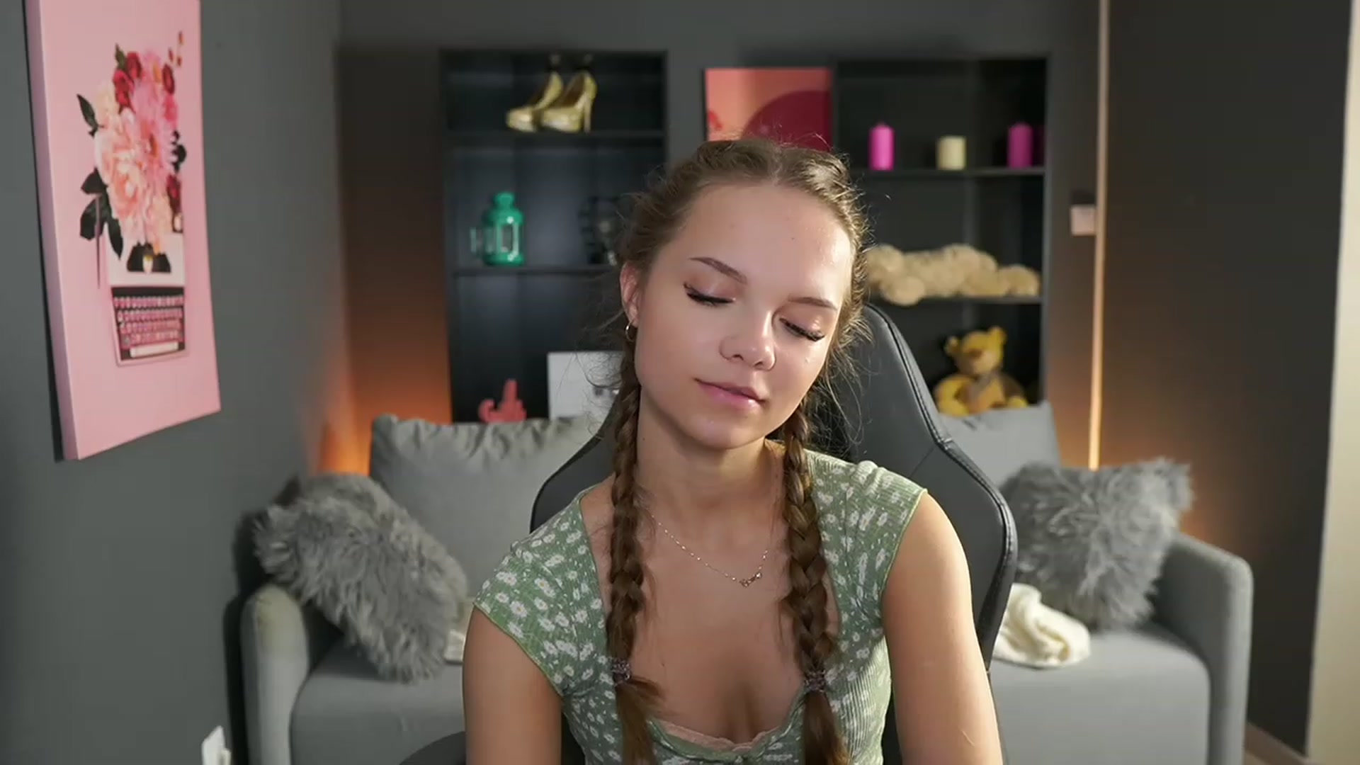 Gallery image thumbnail from Natasha_Malk's myfreecams stream on, 11/26/2023, 14:40 image 7 of 20