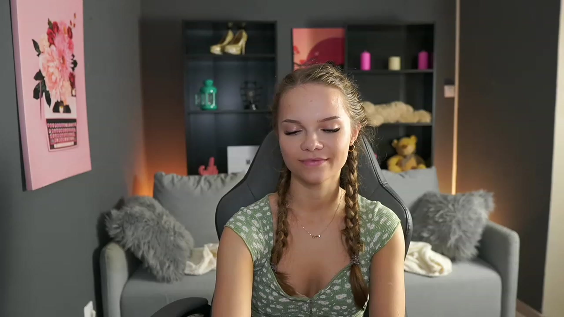 Gallery image thumbnail from Natasha_Malk's myfreecams stream on, 11/26/2023, 14:40 image 14 of 20
