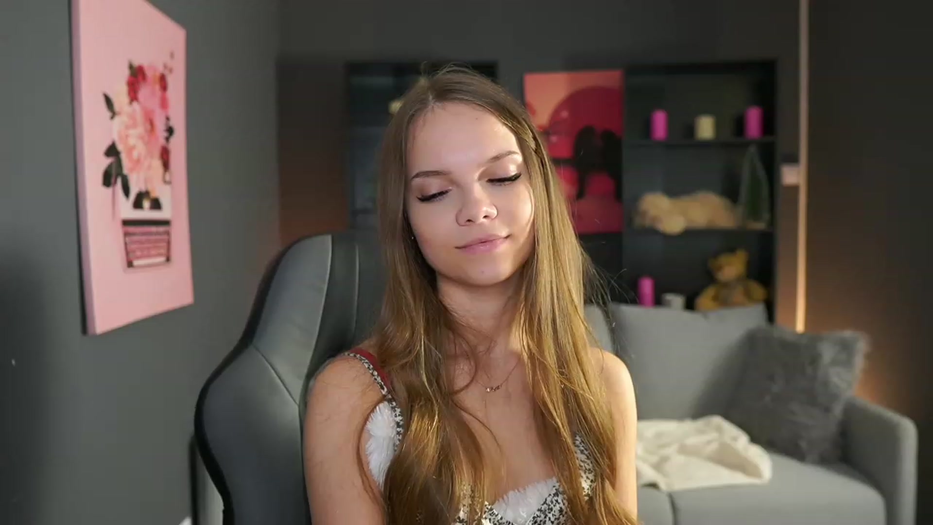 Gallery image thumbnail from Natasha_Malk's myfreecams stream on, 12/08/2023, 17:06 image 16 of 20