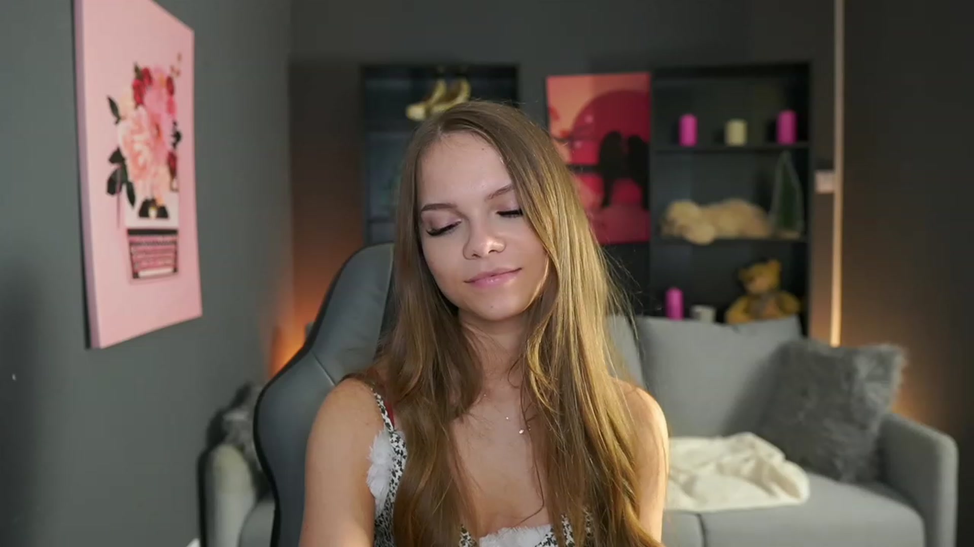 Gallery image thumbnail from Natasha_Malk's myfreecams stream on, 12/08/2023, 17:06 image 3 of 20