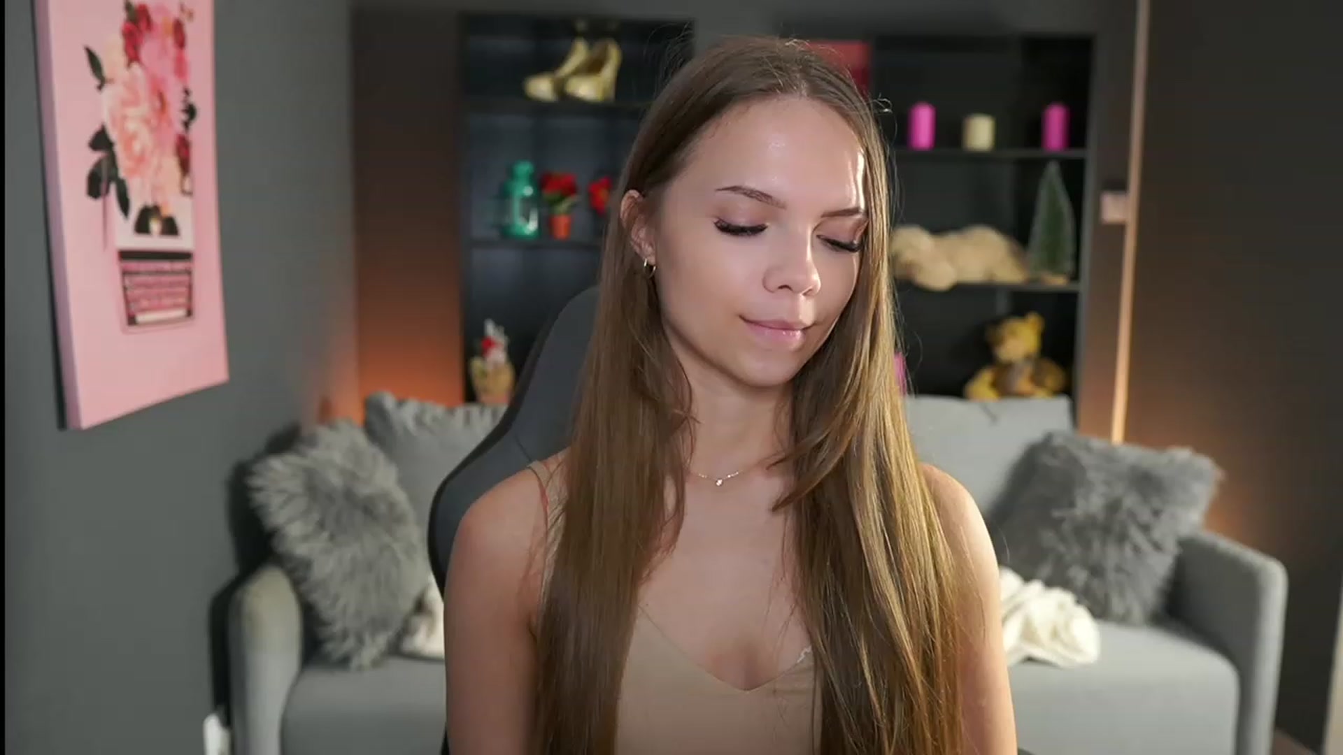 Gallery image thumbnail from Natasha_Malk's myfreecams stream on, 12/13/2023, 16:32 image 15 of 20