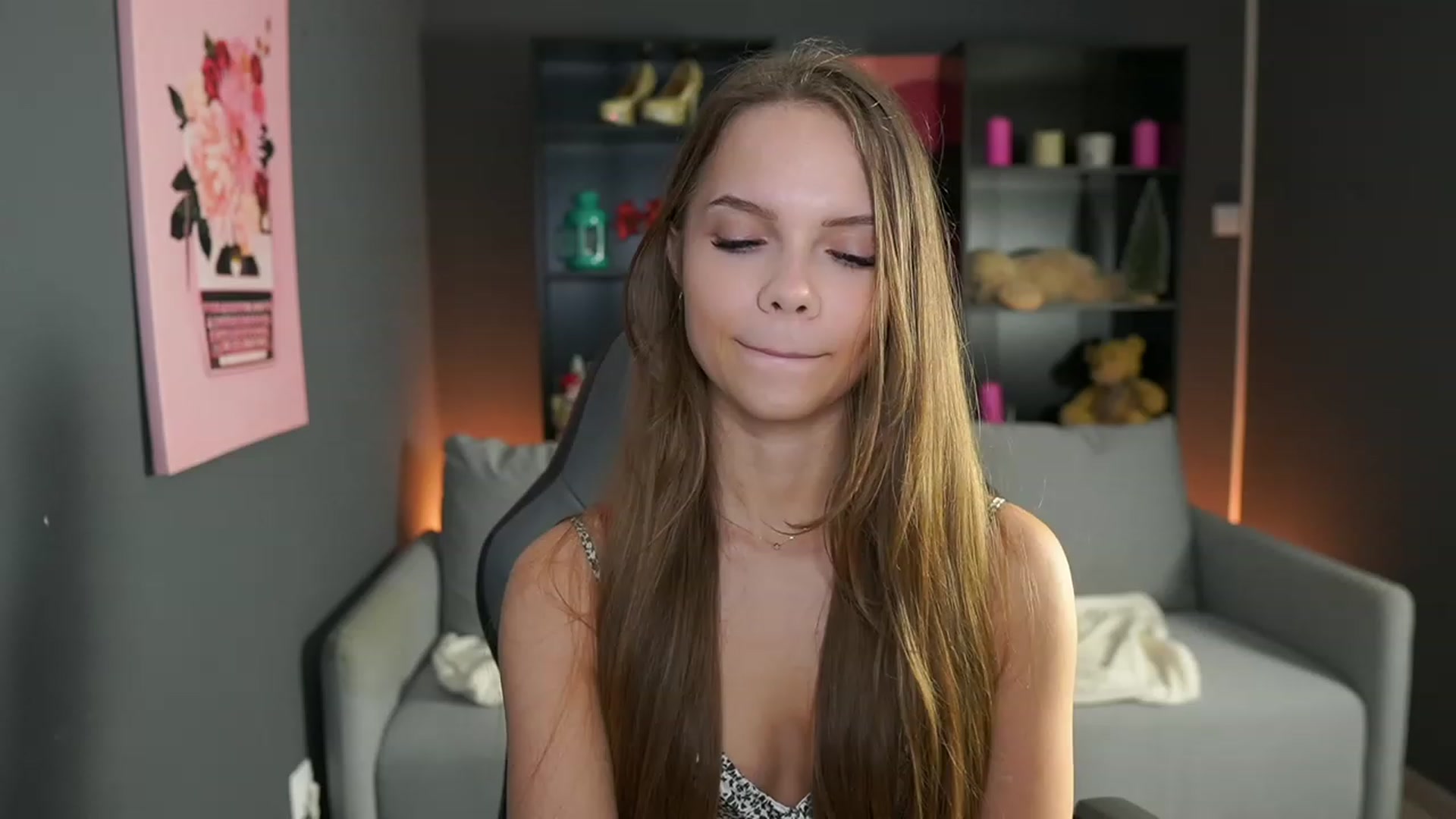 Gallery image thumbnail from Natasha_Malk's myfreecams stream on, 12/16/2023, 15:13 image 15 of 20