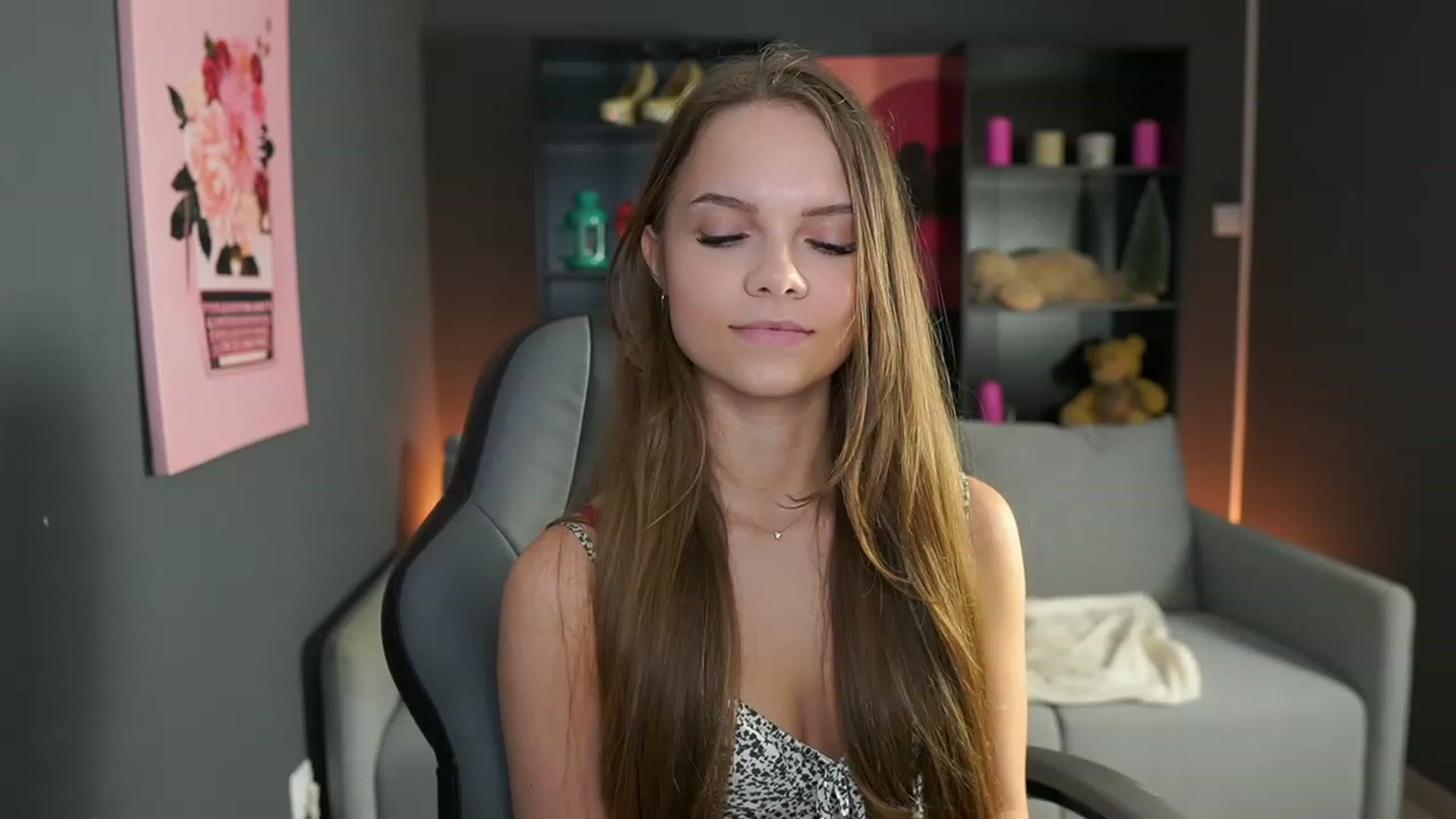 Gallery image thumbnail from Natasha_Malk's myfreecams stream on, 12/16/2023, 15:13 image 13 of 20