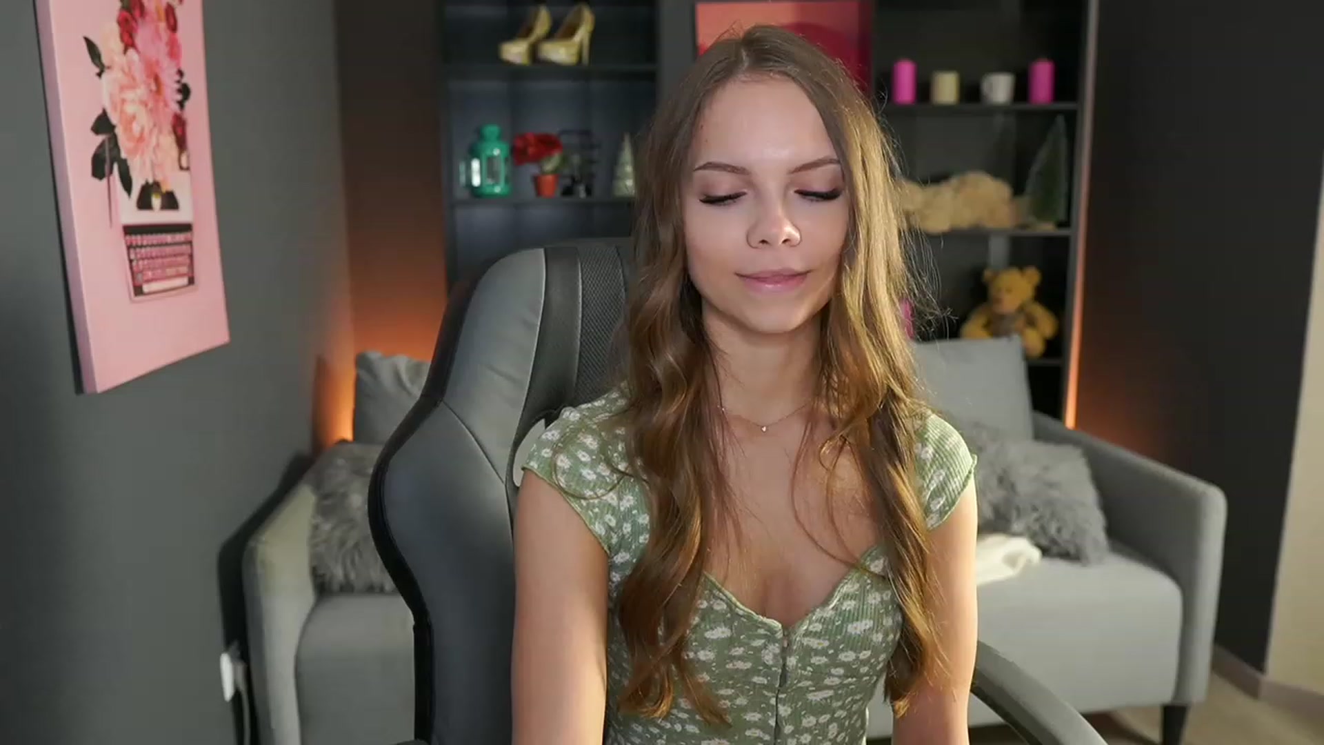 Gallery image thumbnail from Natasha_Malk's myfreecams stream on, 12/21/2023, 16:12 image 6 of 20