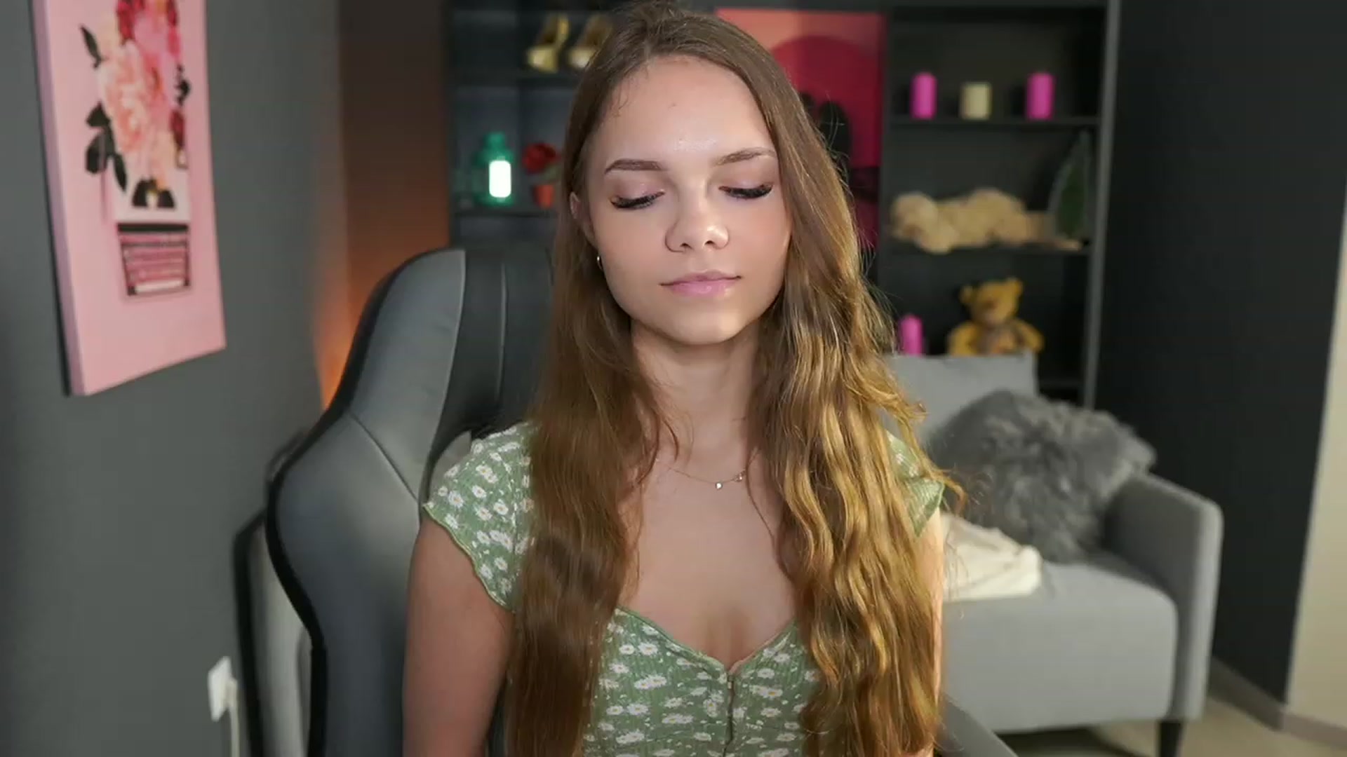 Gallery image thumbnail from Natasha_Malk's myfreecams stream on, 01/25/2024, 15:47 image 14 of 20