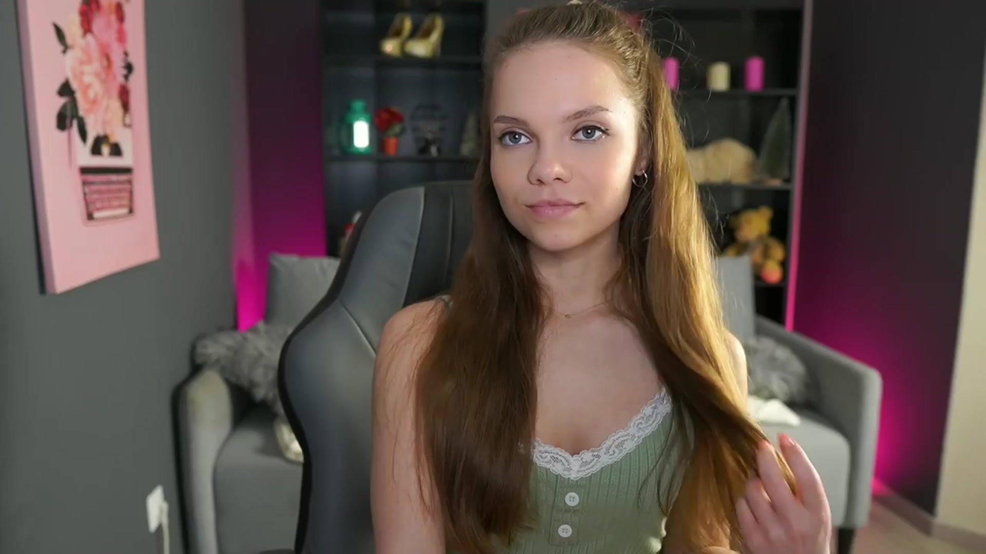 Gallery image thumbnail from Natasha_Malk's myfreecams stream on, 03/24/2024, 15:35 image 10 of 20