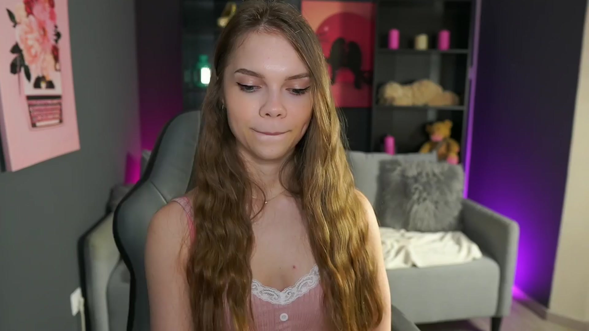 Gallery image thumbnail from Natasha_Malk's myfreecams stream on, 03/28/2024, 17:45 image 16 of 20