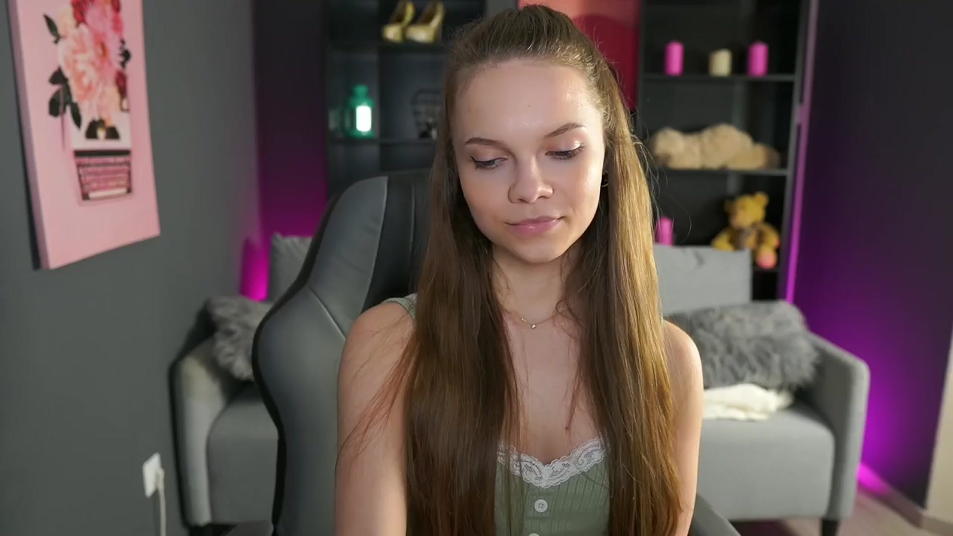 Gallery image thumbnail from Natasha_Malk's myfreecams stream on, 03/30/2024, 19:17 image 4 of 20