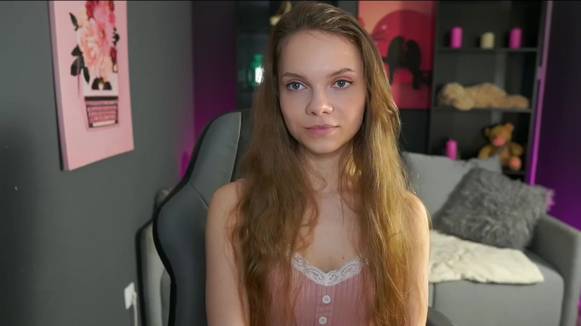 Gallery image thumbnail from Natasha_Malk's myfreecams stream on, 04/06/2024, 12:20 image 16 of 20