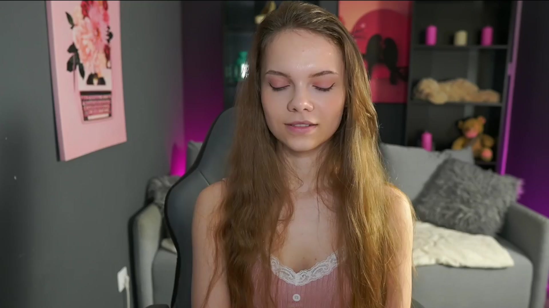 Gallery image thumbnail from Natasha_Malk's myfreecams stream on, 04/06/2024, 12:20 image 17 of 20