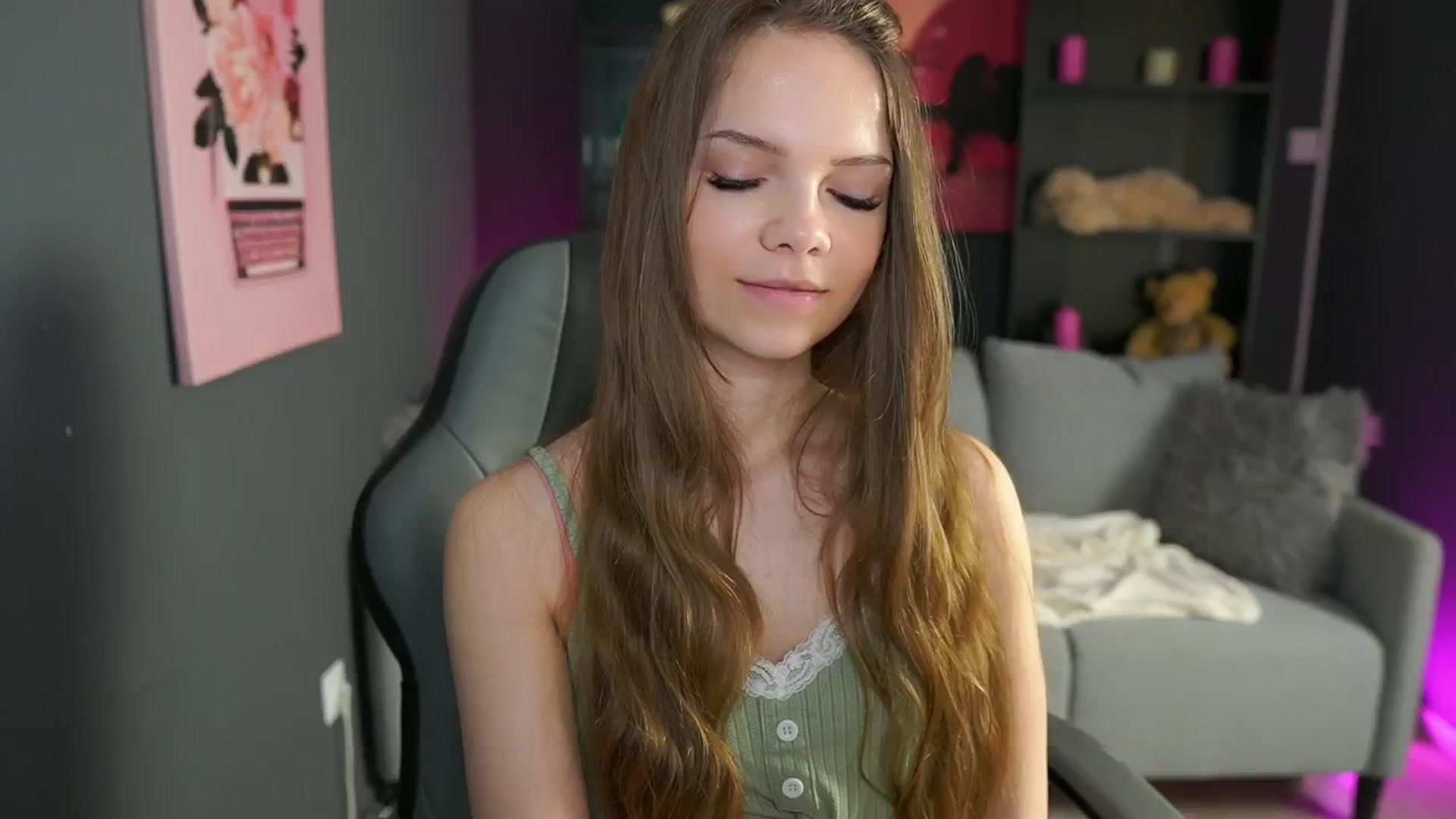 Gallery image thumbnail from Natasha_Malk's myfreecams stream on, 04/18/2024, 16:28 image 7 of 20