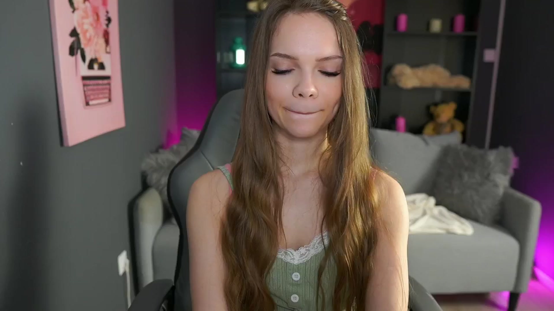 Gallery image thumbnail from Natasha_Malk's myfreecams stream on, 04/18/2024, 17:36 image 3 of 20