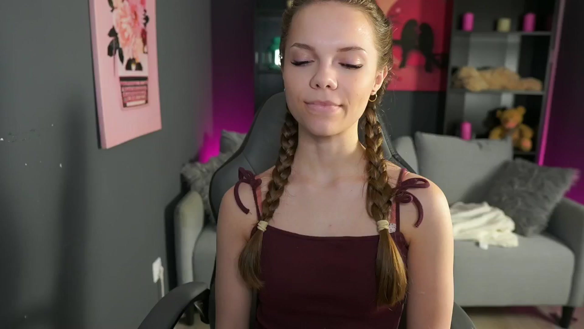 Gallery image thumbnail from Natasha_Malk's myfreecams stream on, 04/21/2024, 18:10 image 1 of 20