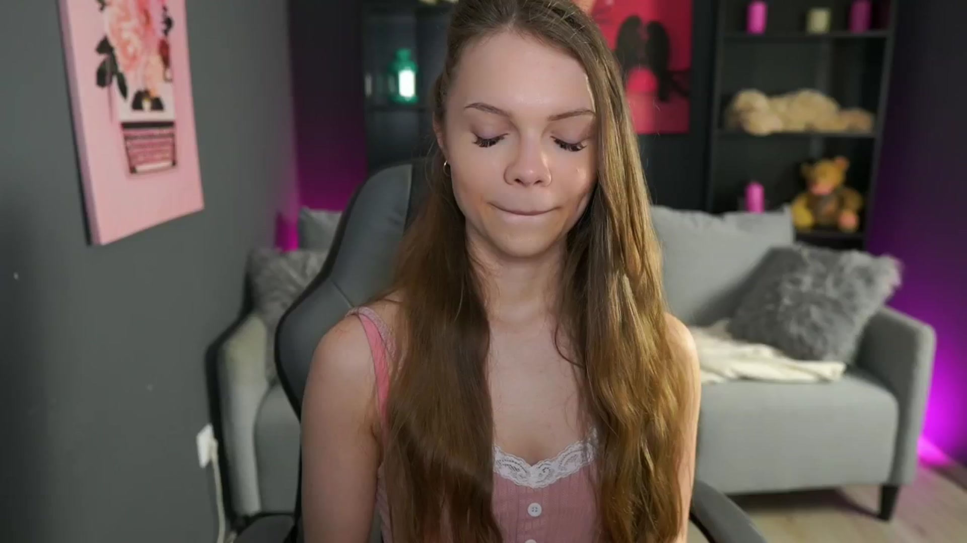 Gallery image thumbnail from Natasha_Malk's myfreecams stream on, 04/28/2024, 16:10 image 19 of 20