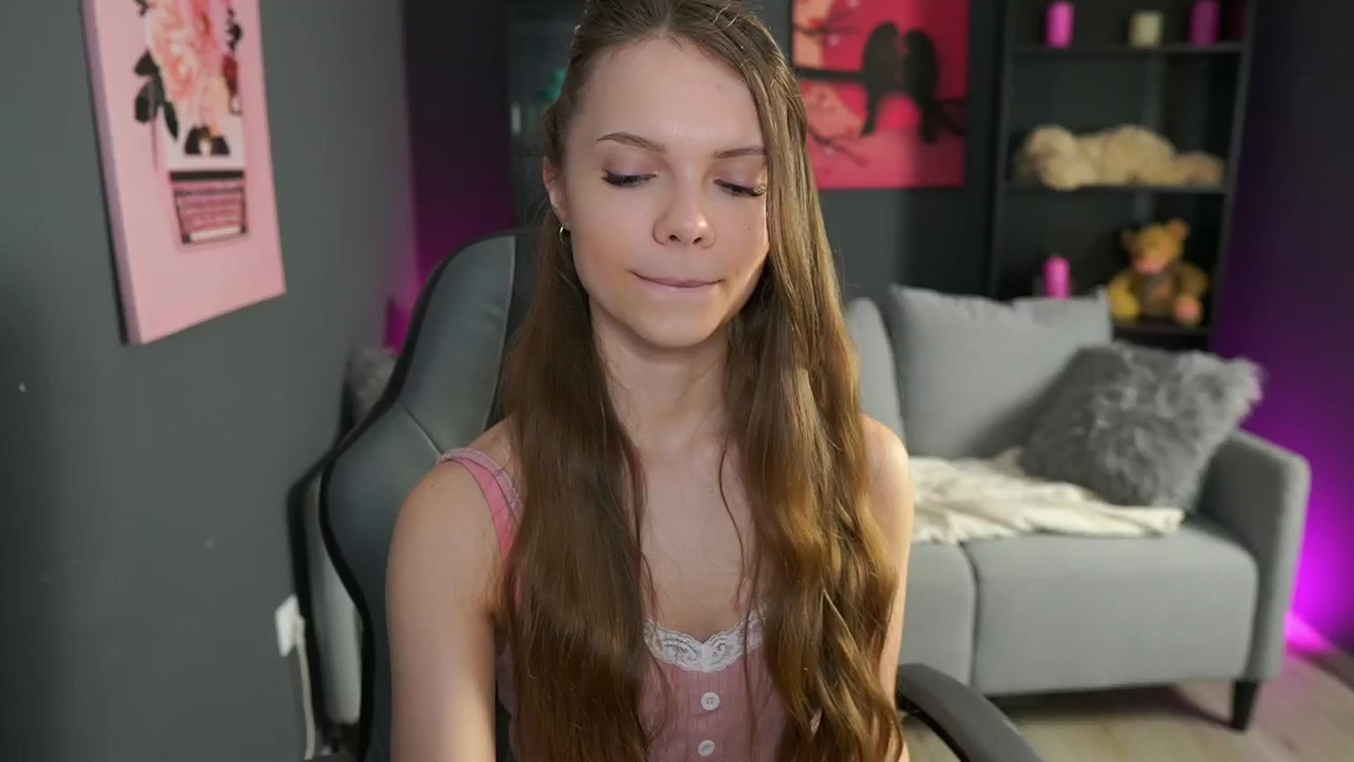 Gallery image thumbnail from Natasha_Malk's myfreecams stream on, 04/28/2024, 18:14 image 3 of 20