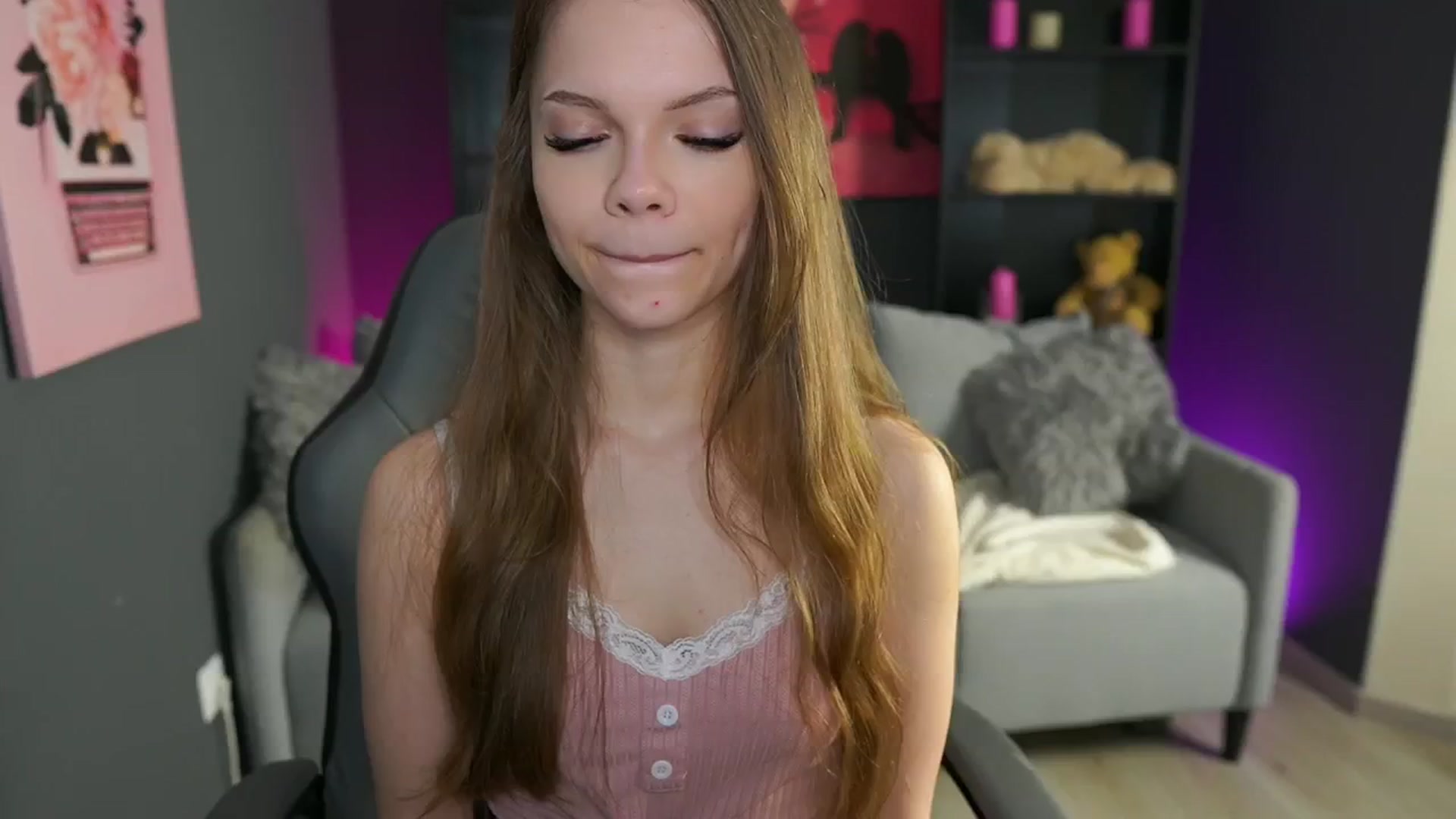 Gallery image thumbnail from Natasha_Malk's myfreecams stream on, 05/04/2024, 08:38 image 12 of 20