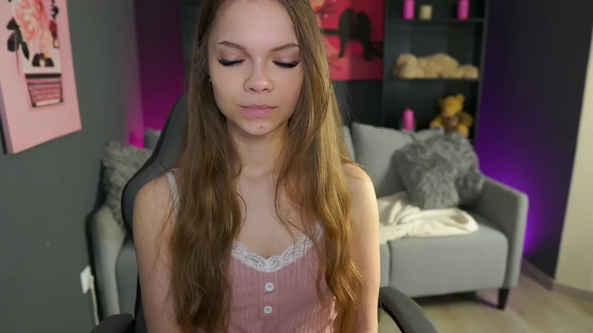 Gallery image thumbnail from Natasha_Malk's myfreecams stream on, 05/04/2024, 08:38 image 7 of 20