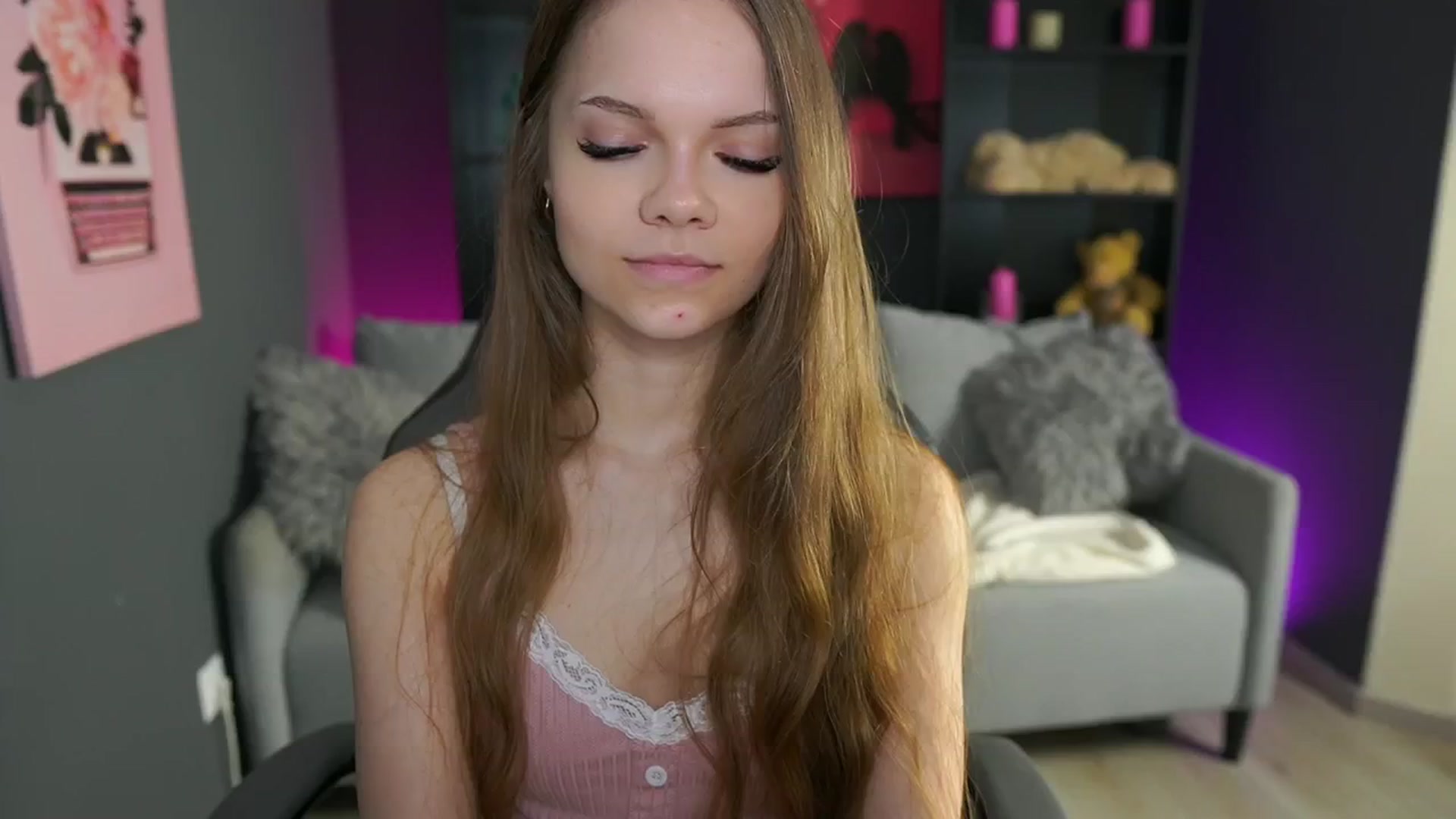 Gallery image thumbnail from Natasha_Malk's myfreecams stream on, 05/04/2024, 09:18 image 8 of 20