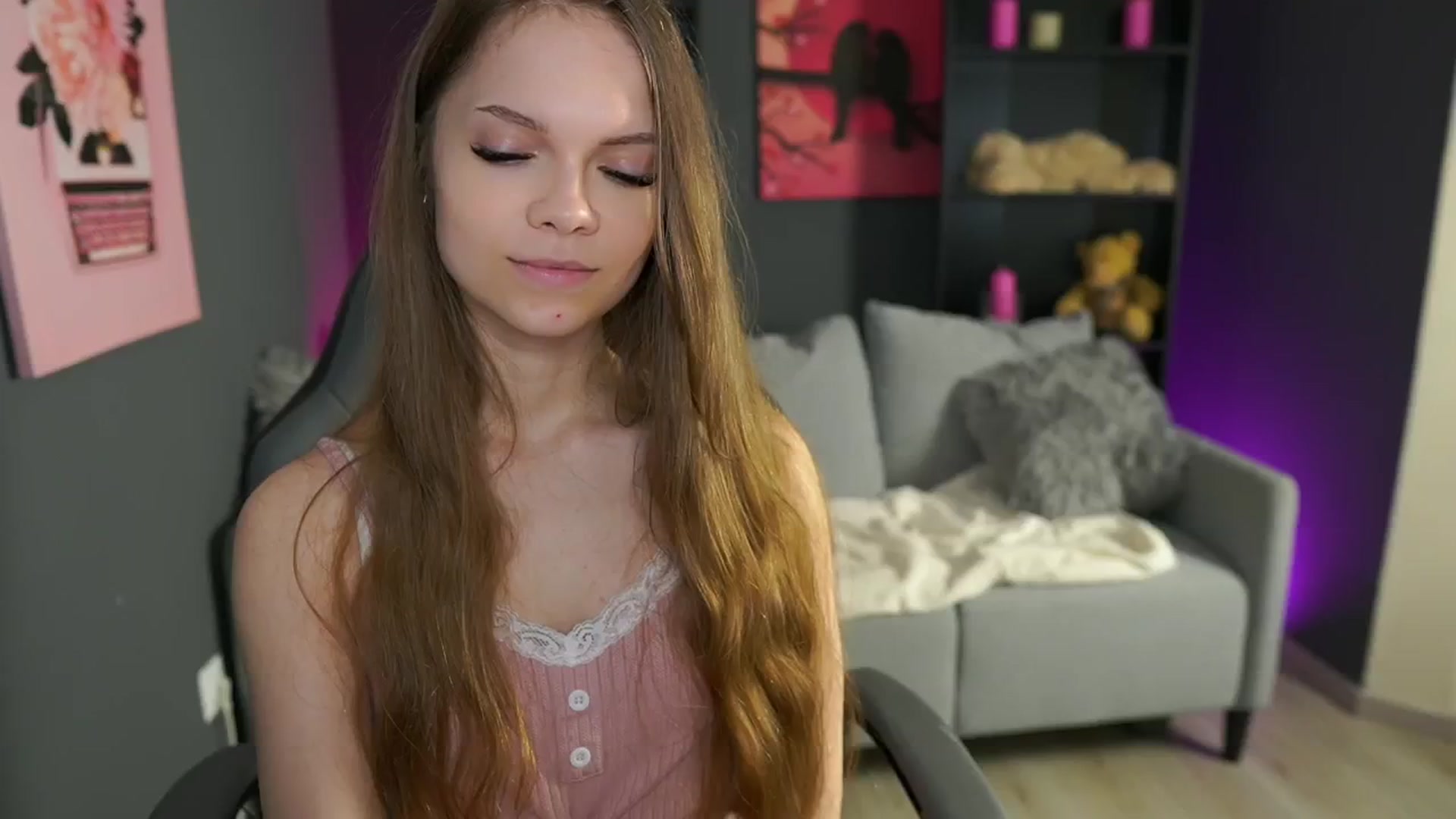 Gallery image thumbnail from Natasha_Malk's myfreecams stream on, 05/04/2024, 11:53 image 18 of 20