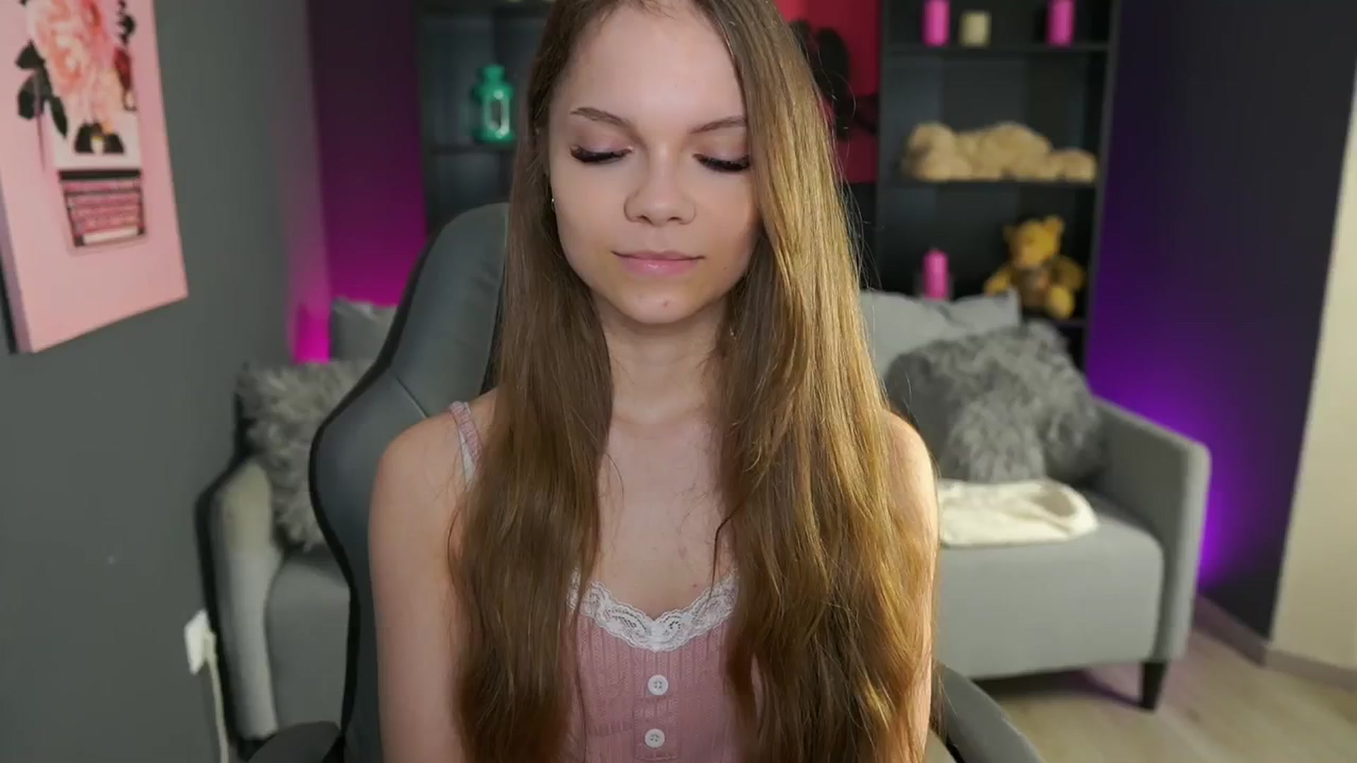 Gallery image thumbnail from Natasha_Malk's myfreecams stream on, 05/04/2024, 18:00 image 19 of 20