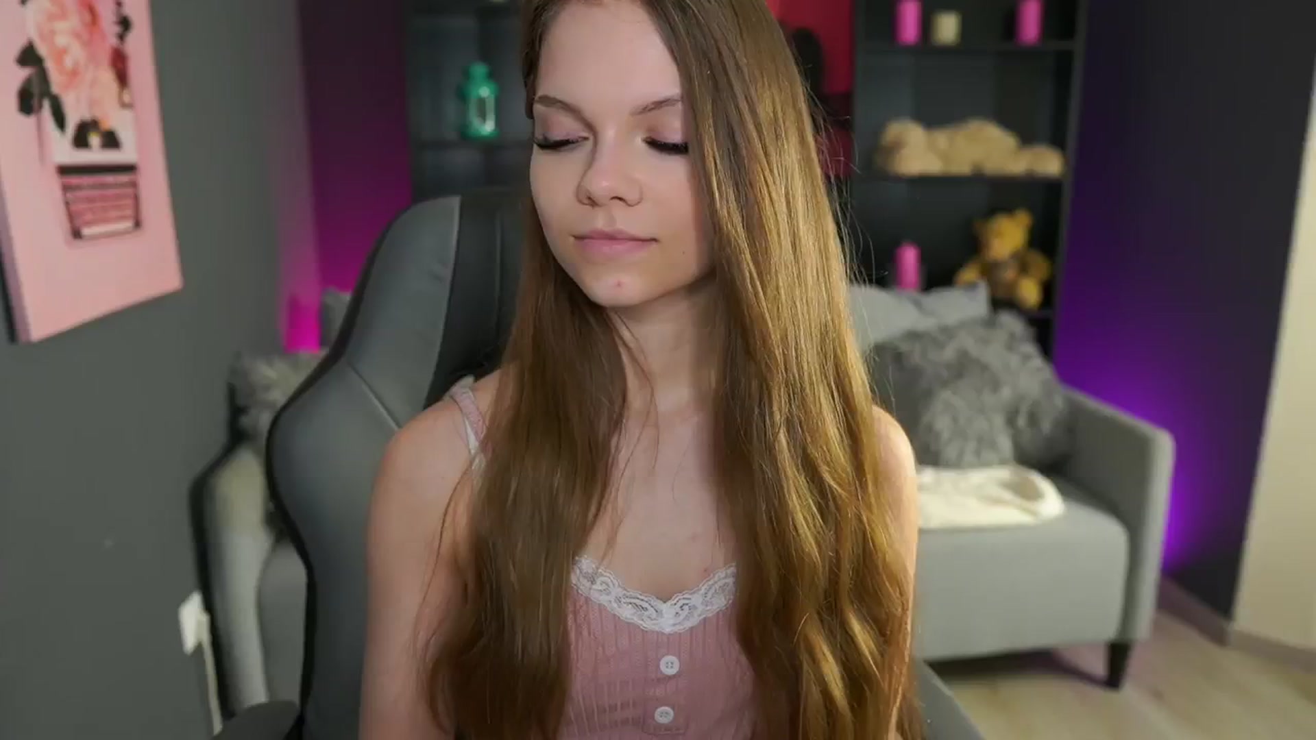 Gallery image thumbnail from Natasha_Malk's myfreecams stream on, 05/04/2024, 18:00 image 16 of 20