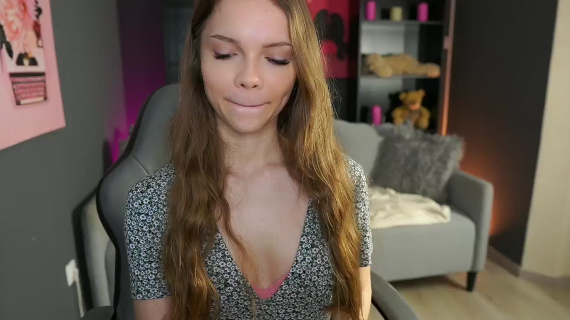 Gallery image thumbnail from Natasha_Malk's myfreecams stream on, 05/10/2024, 16:16 image 18 of 20