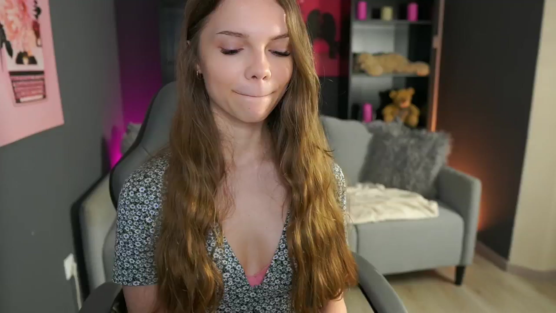 Gallery image thumbnail from Natasha_Malk's myfreecams stream on, 05/10/2024, 18:14 image 15 of 20