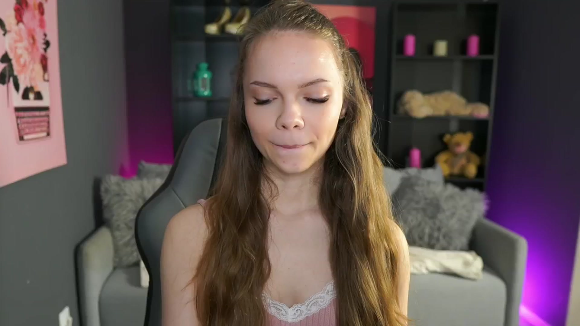 Gallery image thumbnail from Natasha_Malk's myfreecams stream on, 05/12/2024, 10:16 image 18 of 20