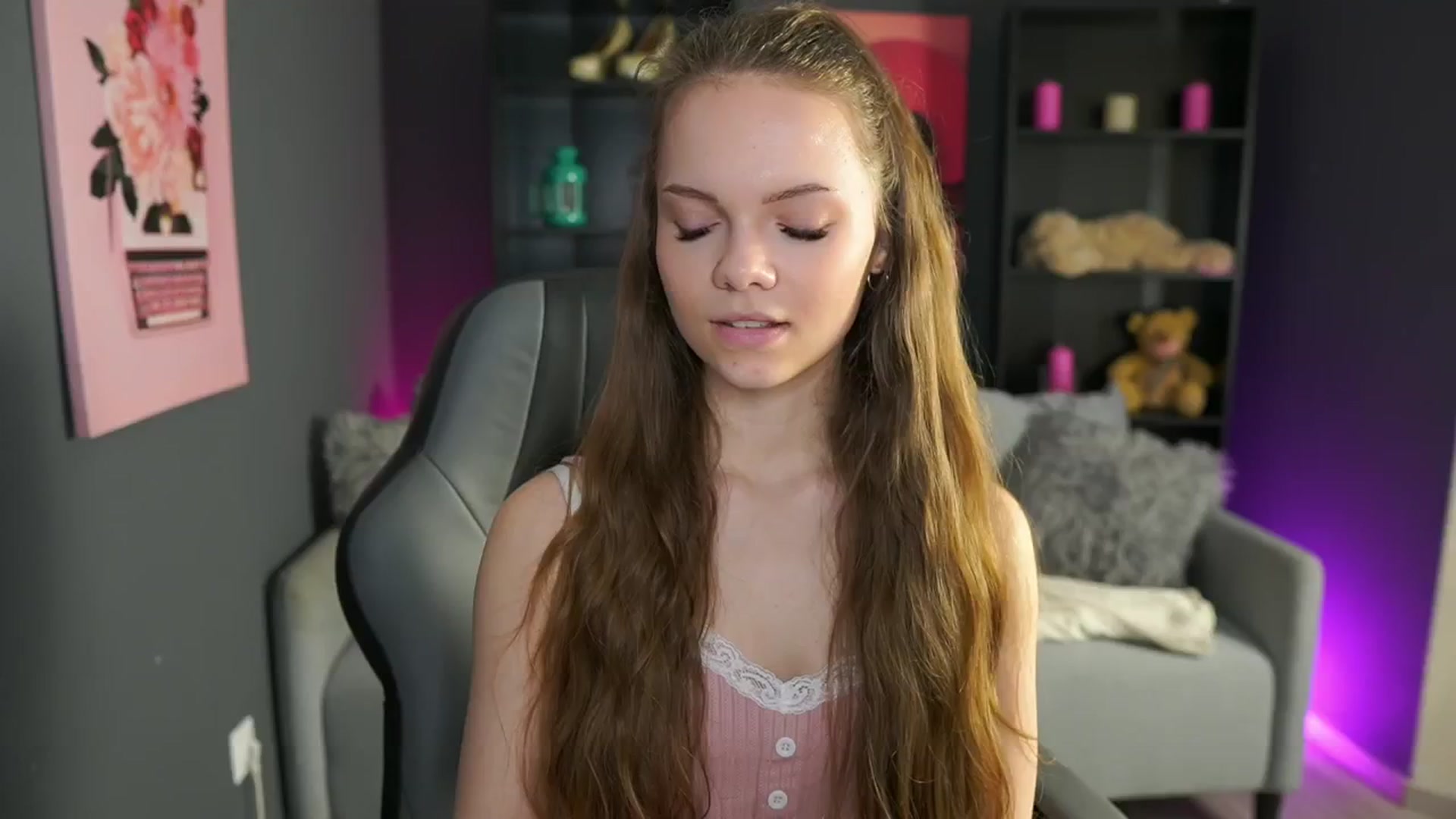 Gallery image thumbnail from Natasha_Malk's myfreecams stream on, 05/12/2024, 14:14 image 13 of 20