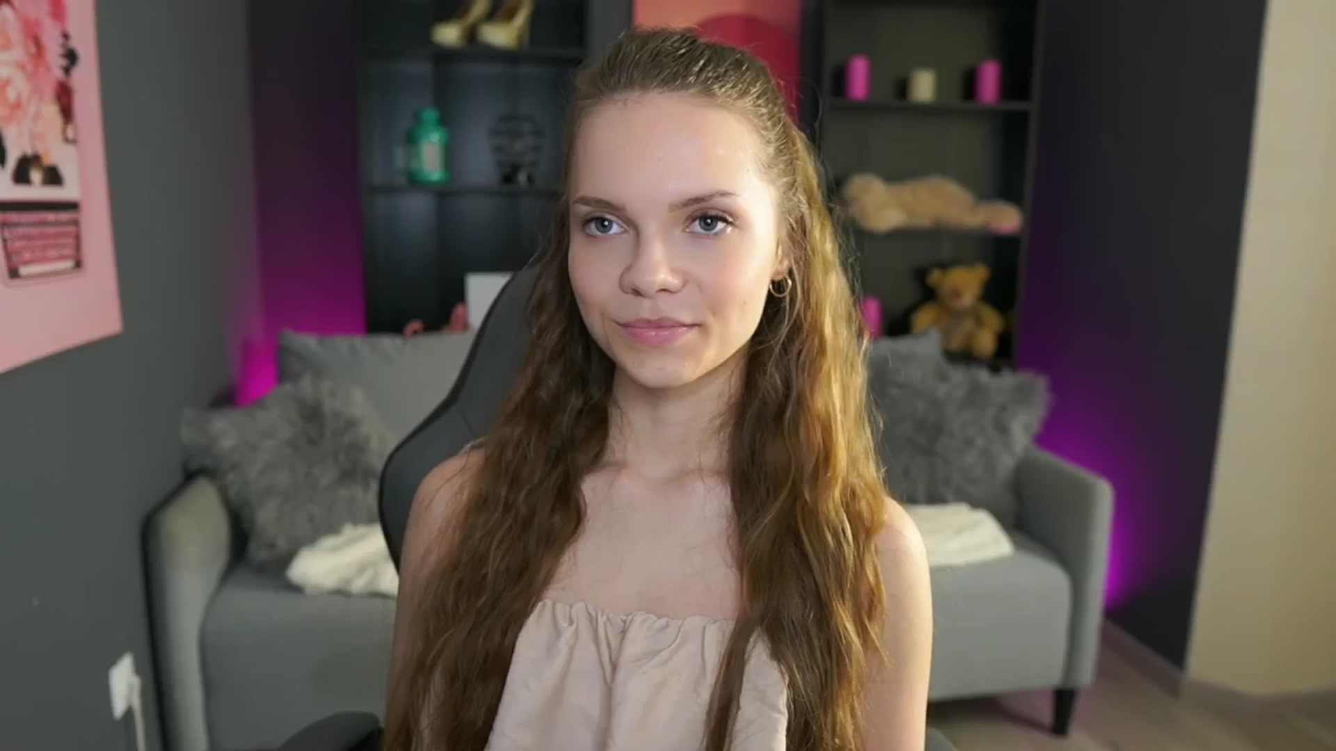 Gallery image thumbnail from Natasha_Malk's myfreecams stream on, 05/19/2024, 18:17 image 9 of 20