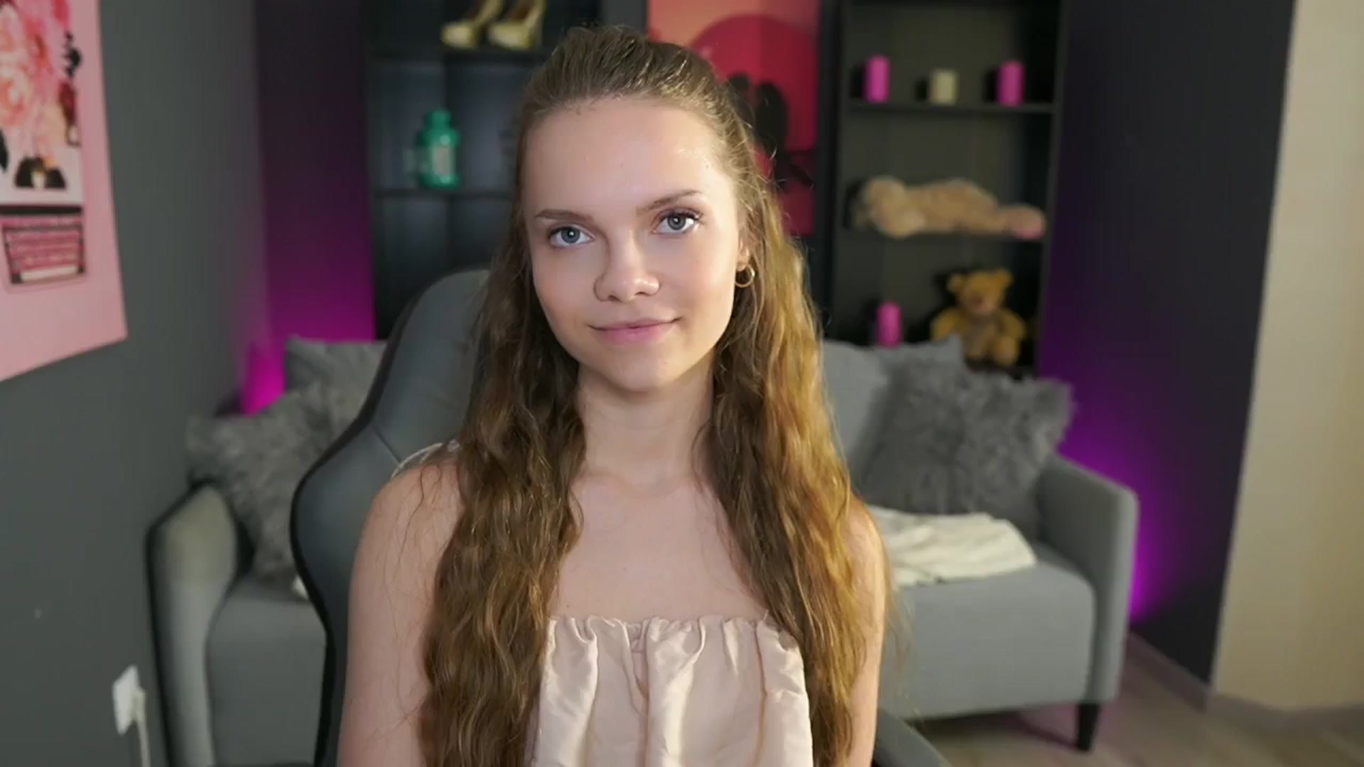 Gallery image thumbnail from Natasha_Malk's myfreecams stream on, 05/19/2024, 18:17 image 1 of 20