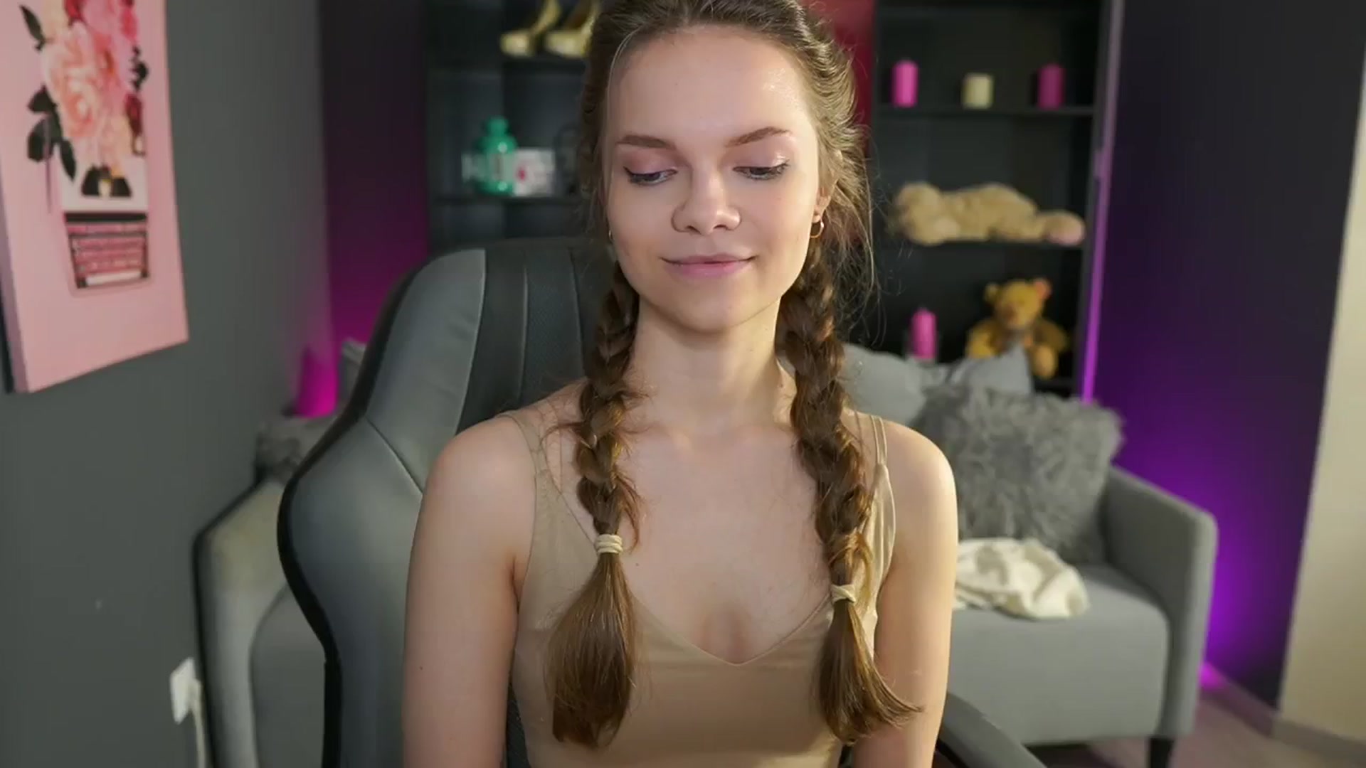 Gallery image thumbnail from Natasha_Malk's myfreecams stream on, 05/25/2024, 11:49 image 14 of 20