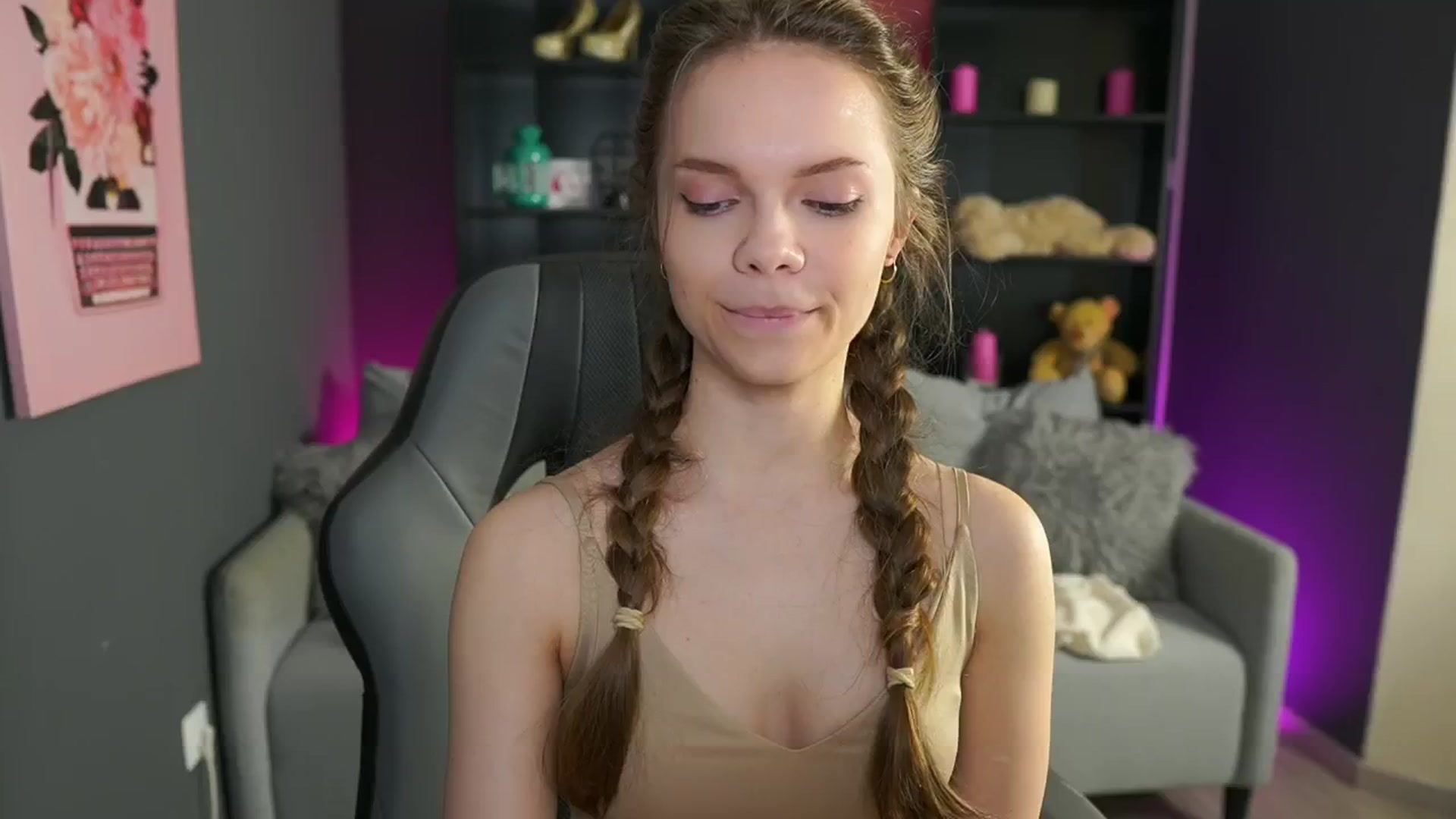 Gallery image thumbnail from Natasha_Malk's myfreecams stream on, 05/25/2024, 11:49 image 17 of 20