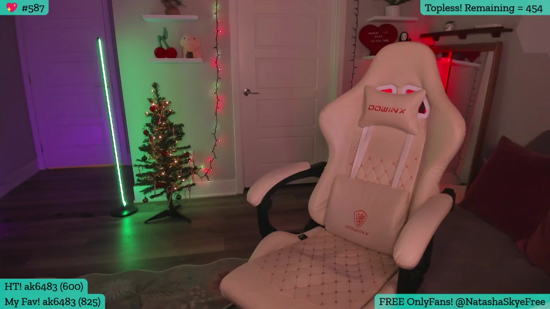 Gallery image thumbnail from Natashaskye's myfreecams stream on, 12/15/2025, 03:28 image 14 of 20