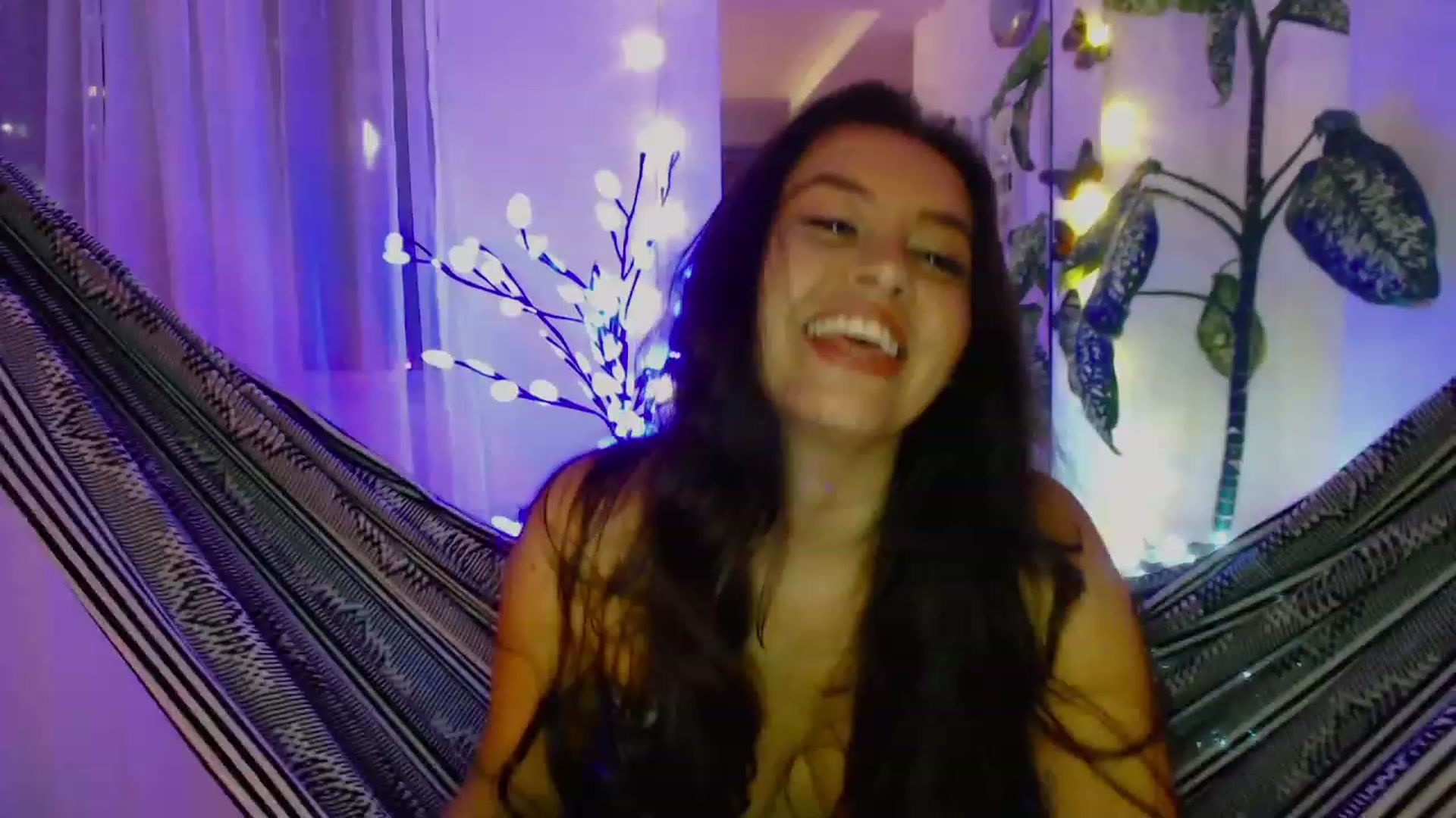 Gallery image thumbnail from Natha_Jones's myfreecams stream on, 12/11/2022, 05:29 image 13 of 20