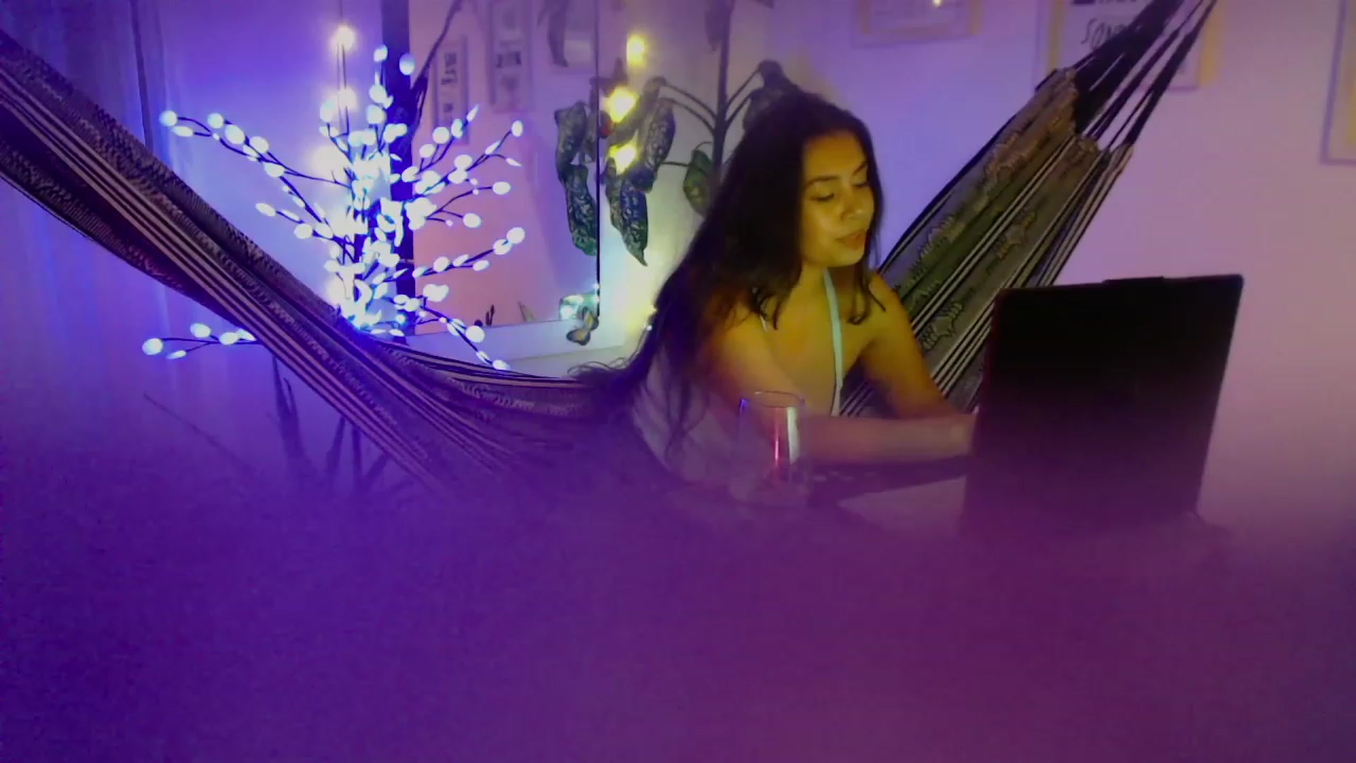 Gallery image thumbnail from Natha_Jones's myfreecams stream on, 12/11/2022, 06:45 image 19 of 20