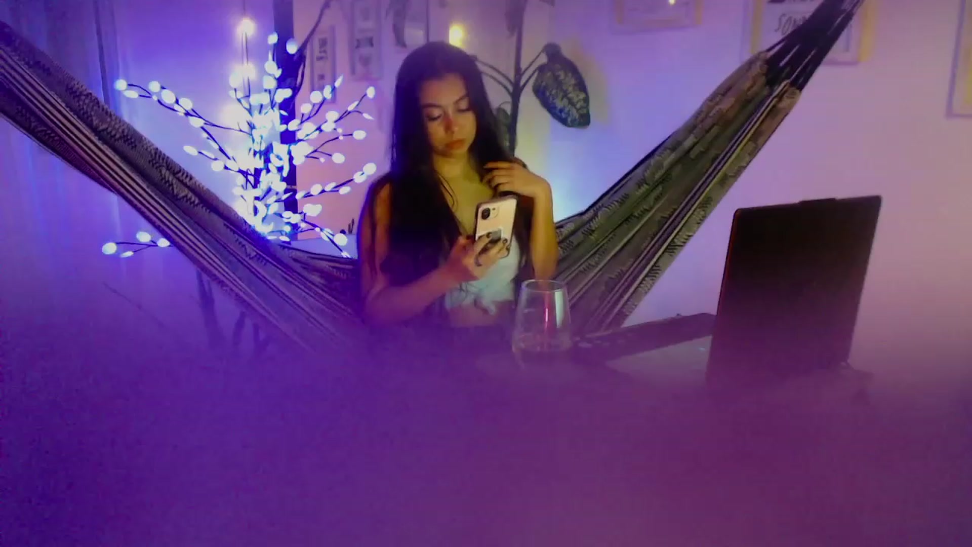 Gallery image thumbnail from Natha_Jones's myfreecams stream on, 12/11/2022, 06:45 image 11 of 20