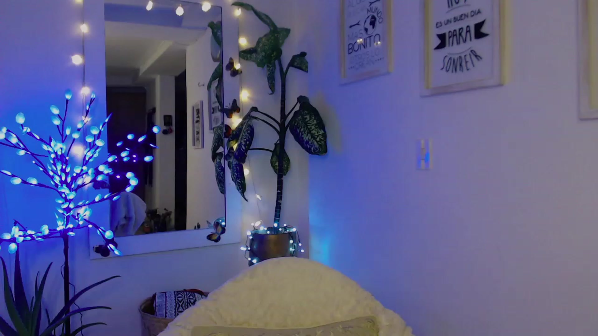 Gallery image thumbnail from Natha_Jones's myfreecams stream on, 12/16/2022, 02:01 image 9 of 20