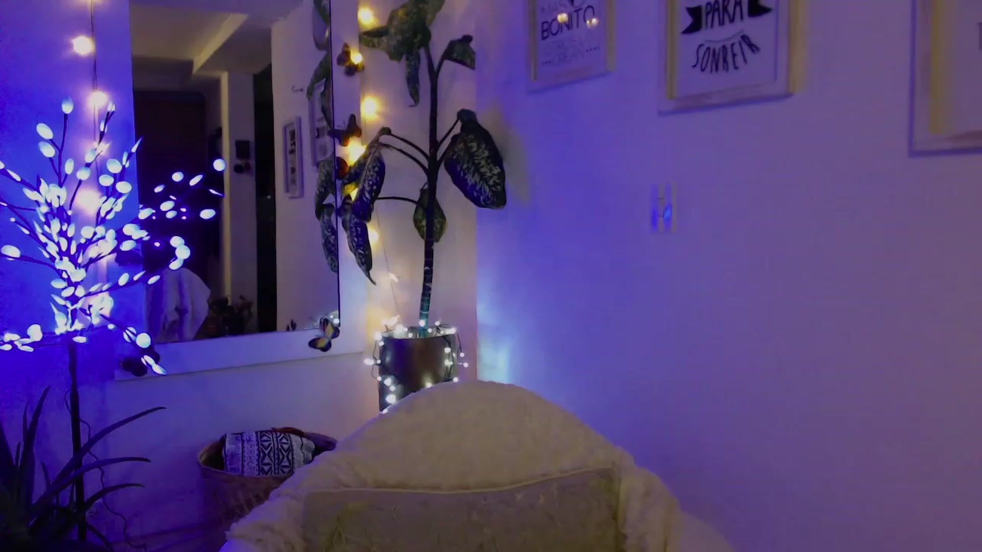 Gallery image thumbnail from Natha_Jones's myfreecams stream on, 12/16/2022, 02:01 image 5 of 20