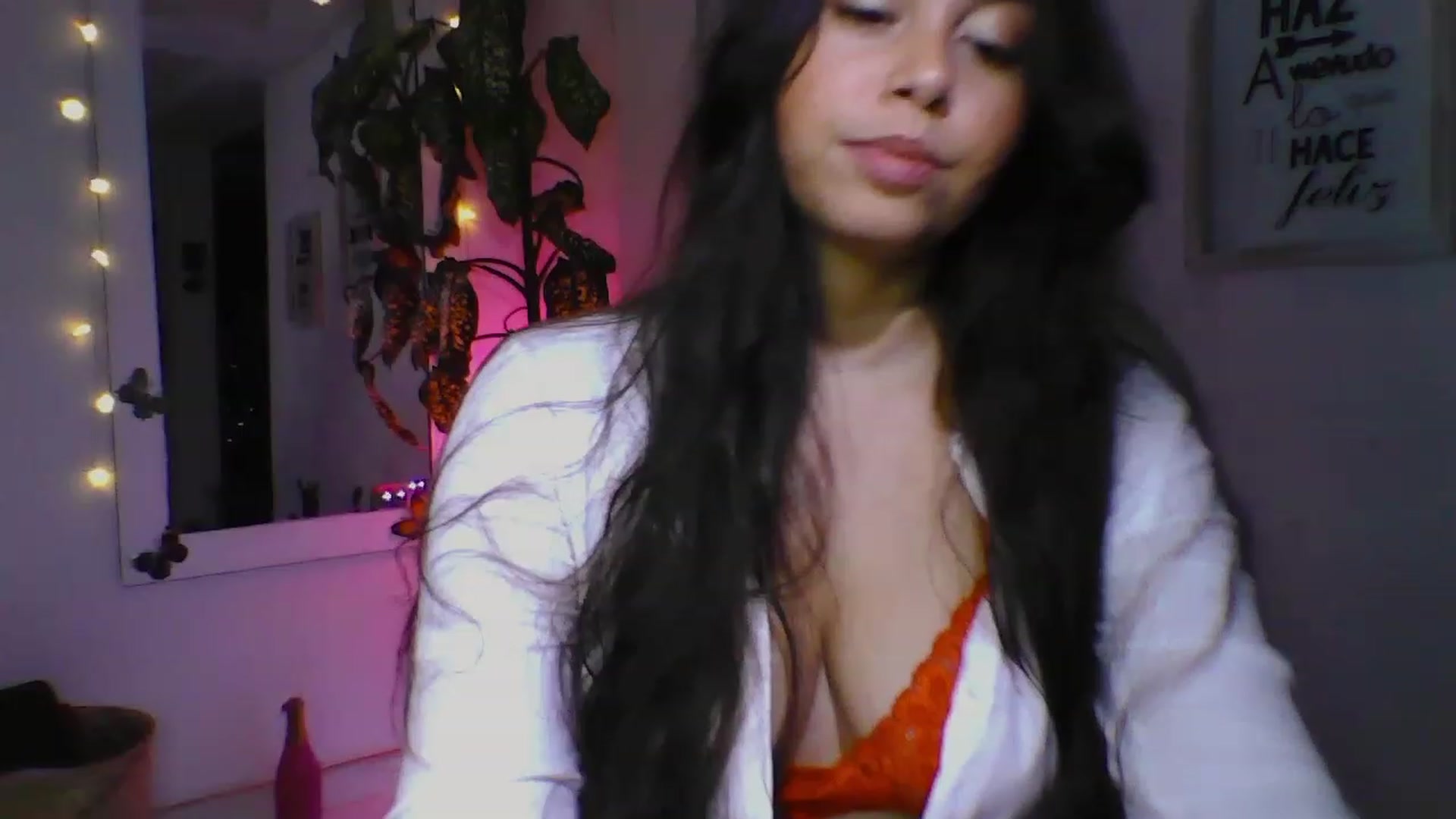 Gallery image thumbnail from Natha_Jones's myfreecams stream on, 03/31/2023, 01:32 image 6 of 20