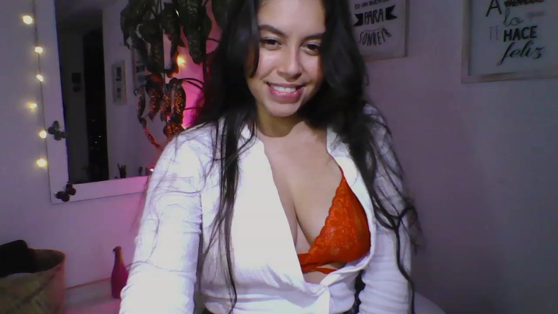 Gallery image thumbnail from Natha_Jones's myfreecams stream on, 03/31/2023, 01:32 image 11 of 20