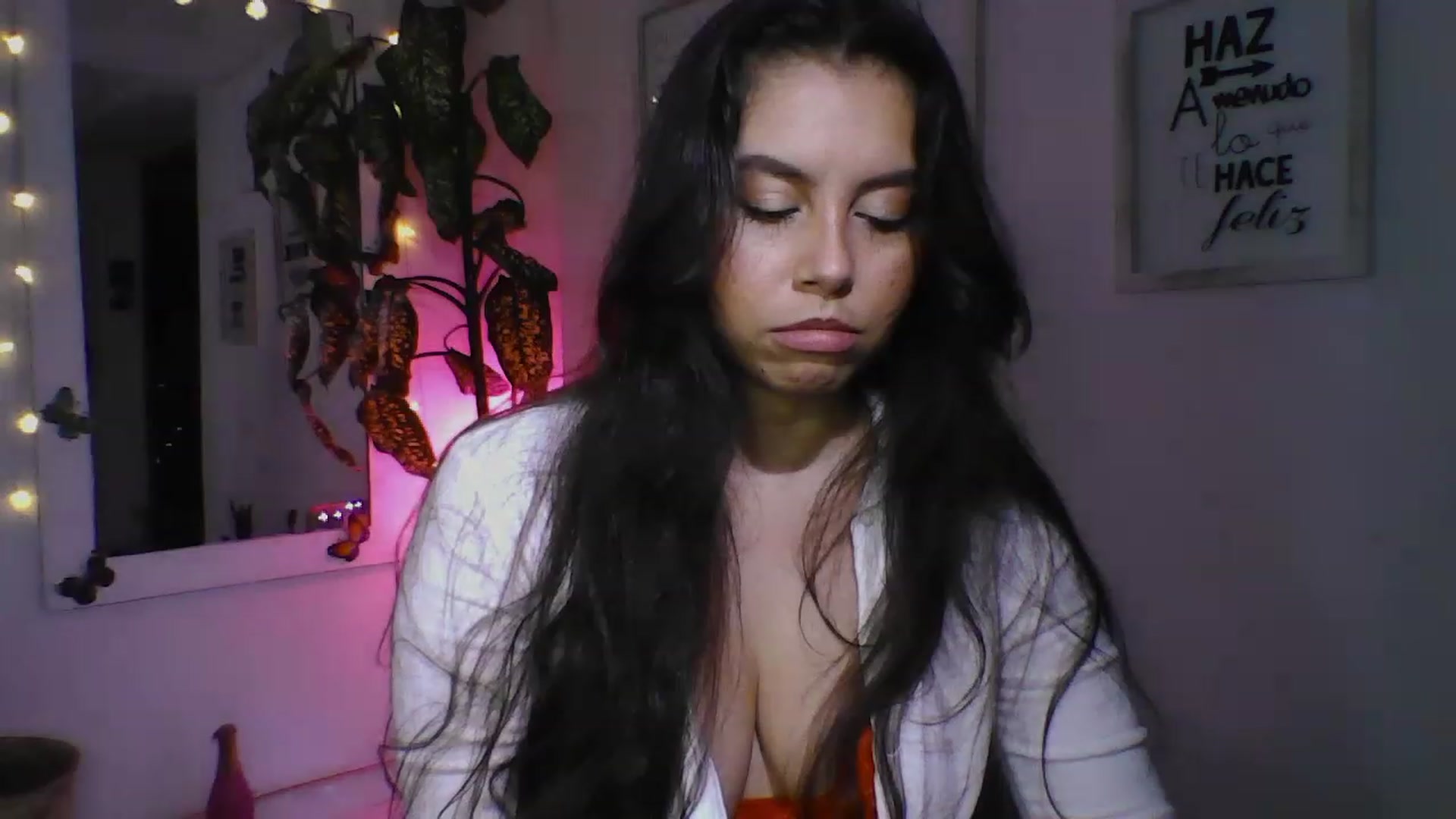 Gallery image thumbnail from Natha_Jones's myfreecams stream on, 03/31/2023, 01:32 image 3 of 20