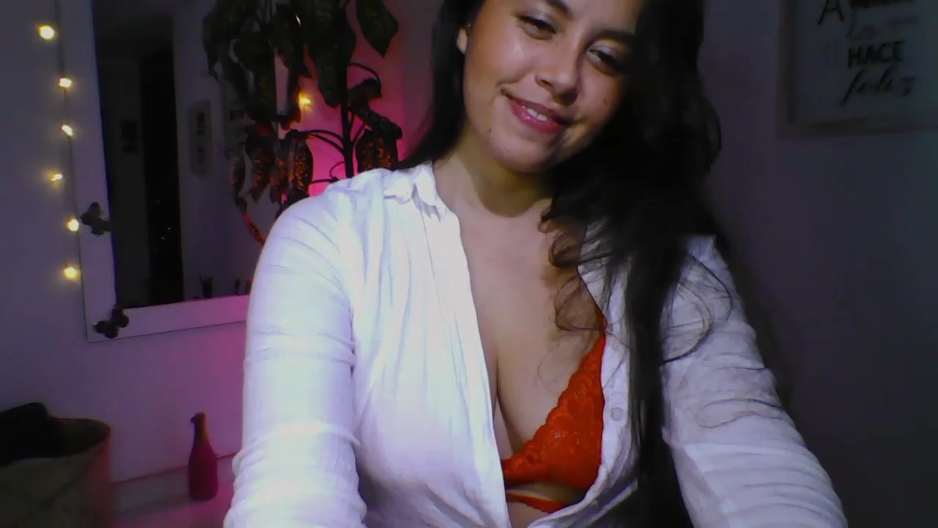 Gallery image thumbnail from Natha_Jones's myfreecams stream on, 03/31/2023, 01:32 image 10 of 20