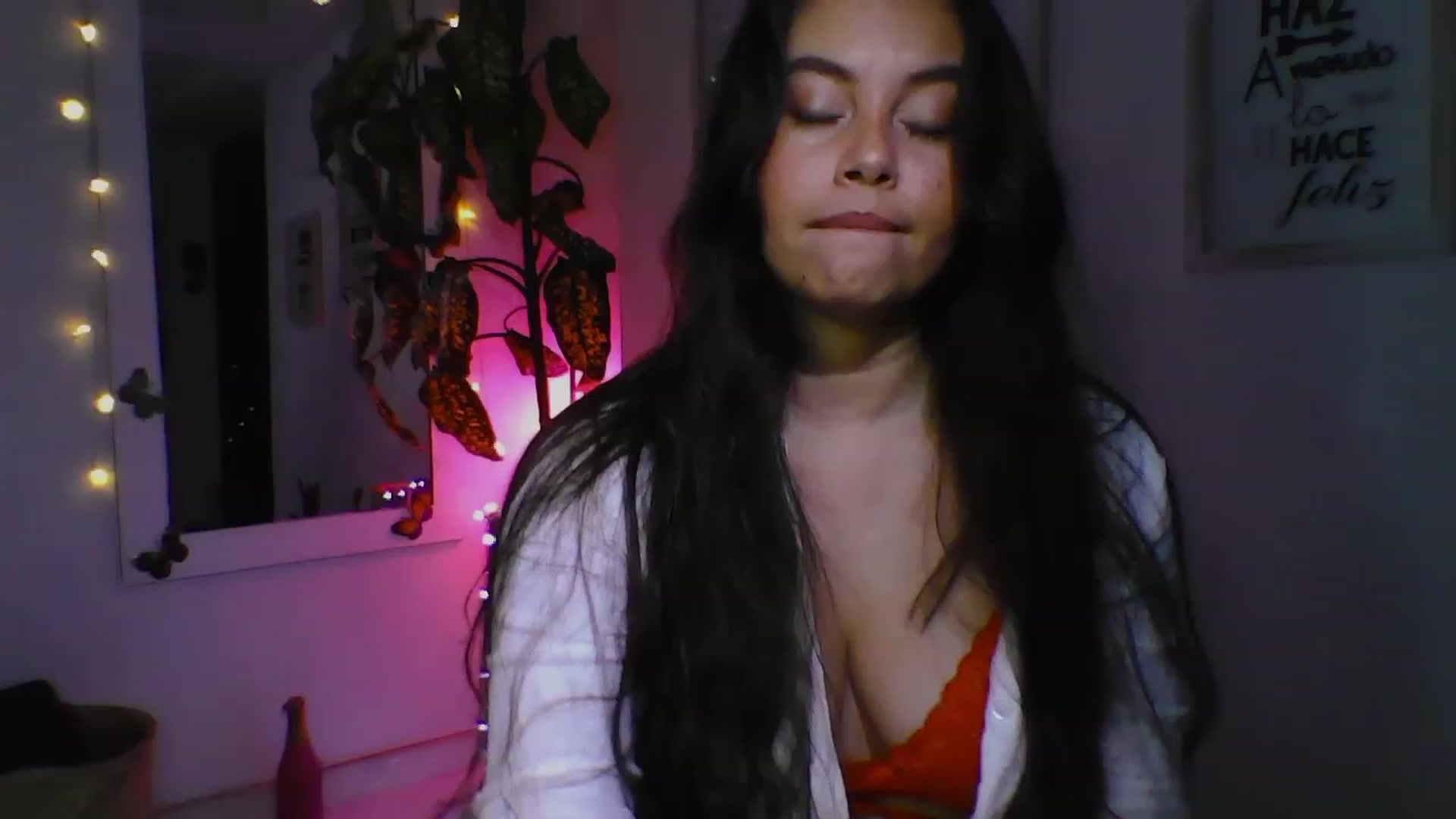 Gallery image thumbnail from Natha_Jones's myfreecams stream on, 03/31/2023, 01:32 image 5 of 20