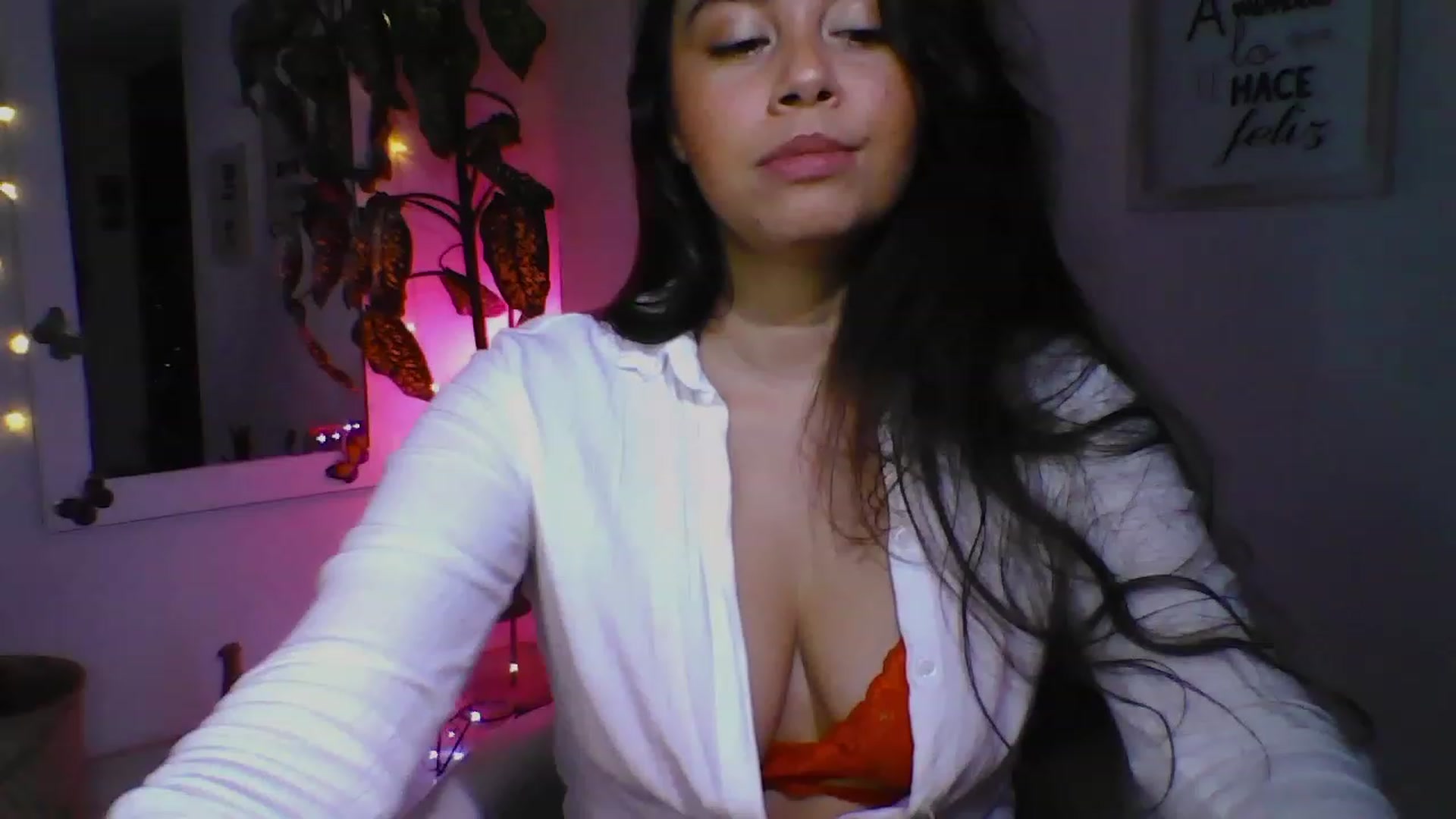 Gallery image thumbnail from Natha_Jones's myfreecams stream on, 03/31/2023, 01:32 image 1 of 20
